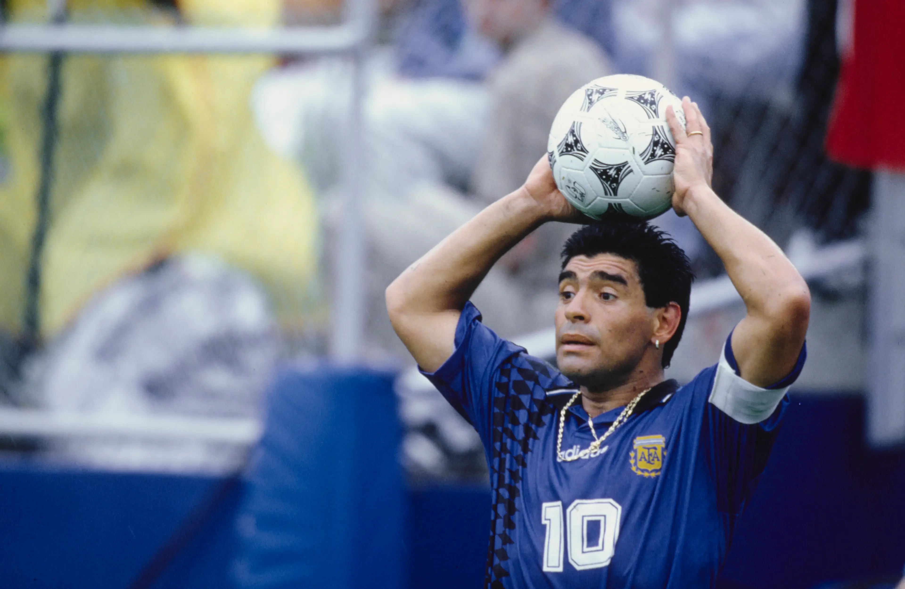 Argentine professional football player Diego Armando Maradona (1960 - 2020) prepares to throw the ball during the 1994 FIFA World Cup Group D match Argentina vs Greece (Getty Images)