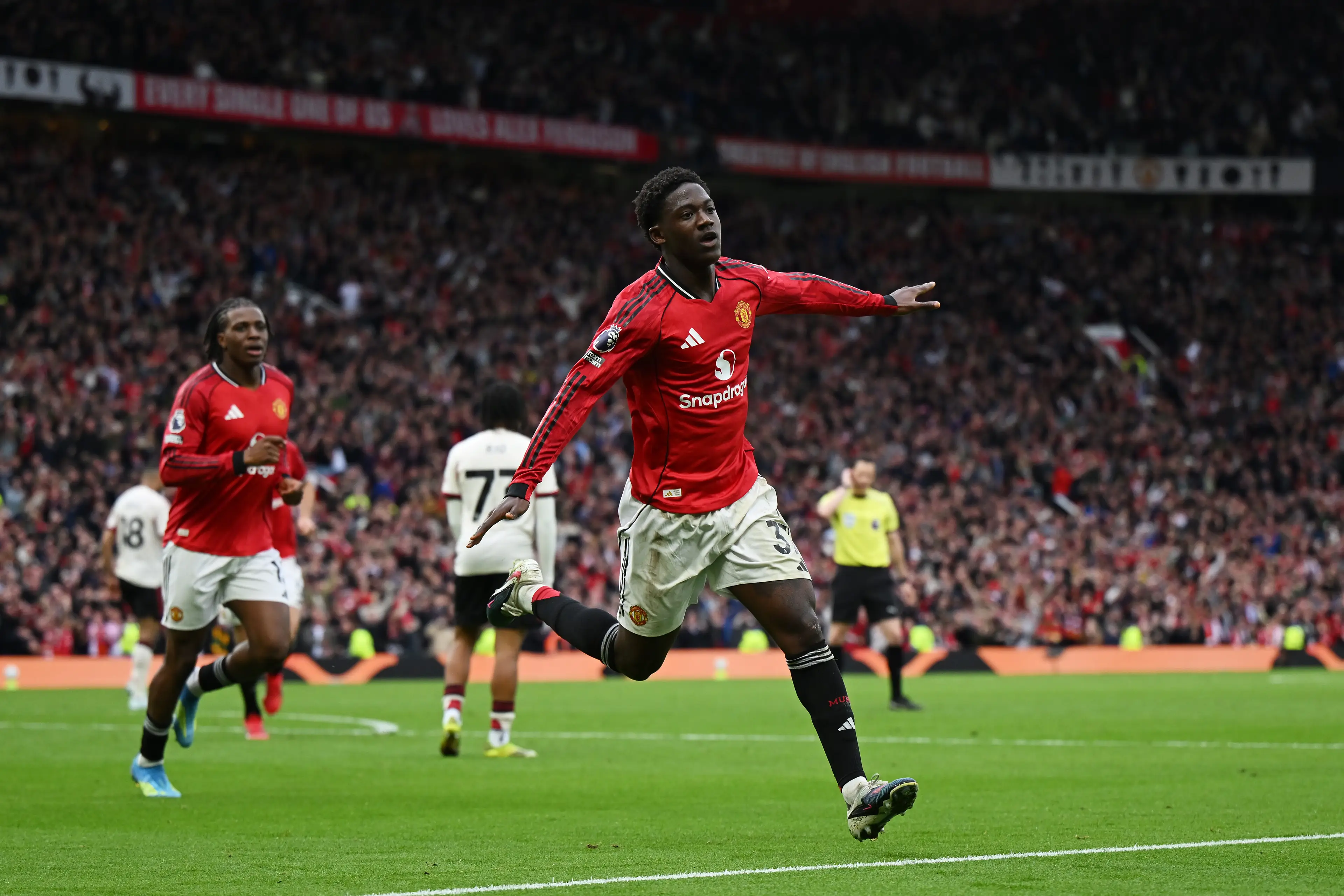 Kobbie Mainoo celebrates scoring winner vs Liverpool. Image credit: Getty