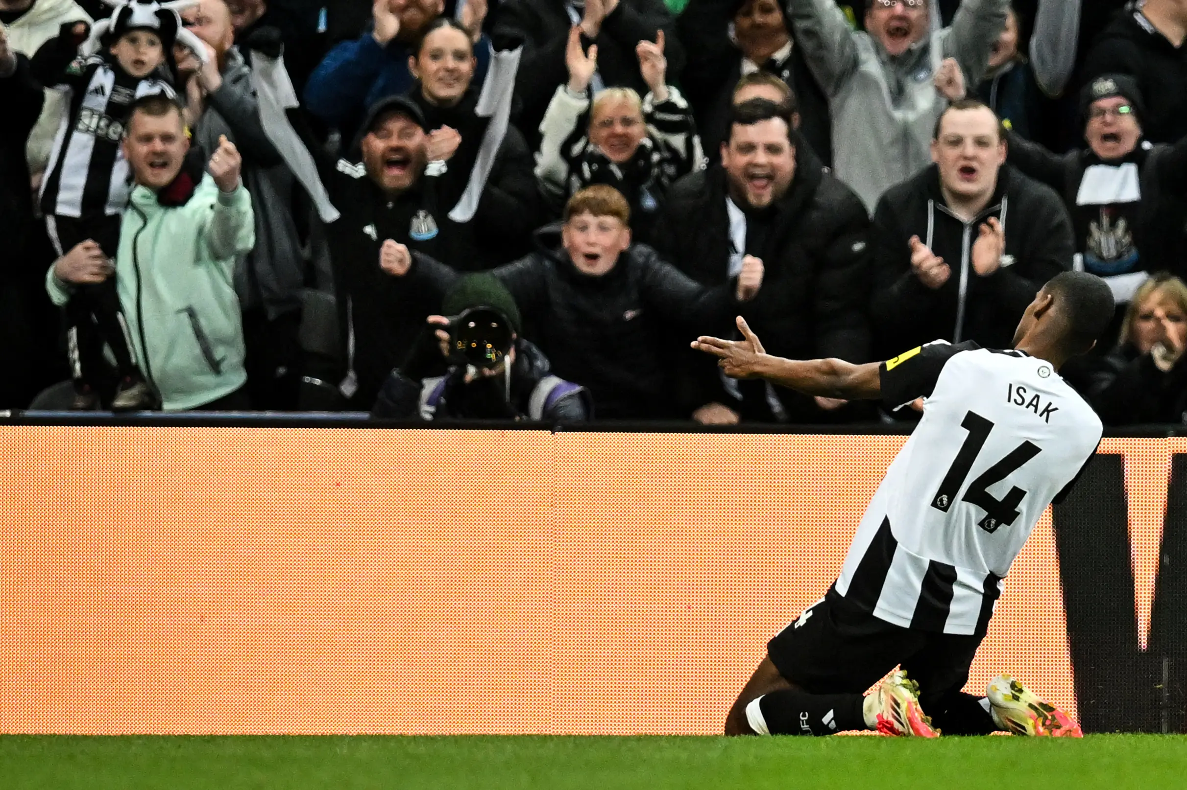 Alexander Isak has kept his No.14 shirt at Newcastle United. Image: Getty