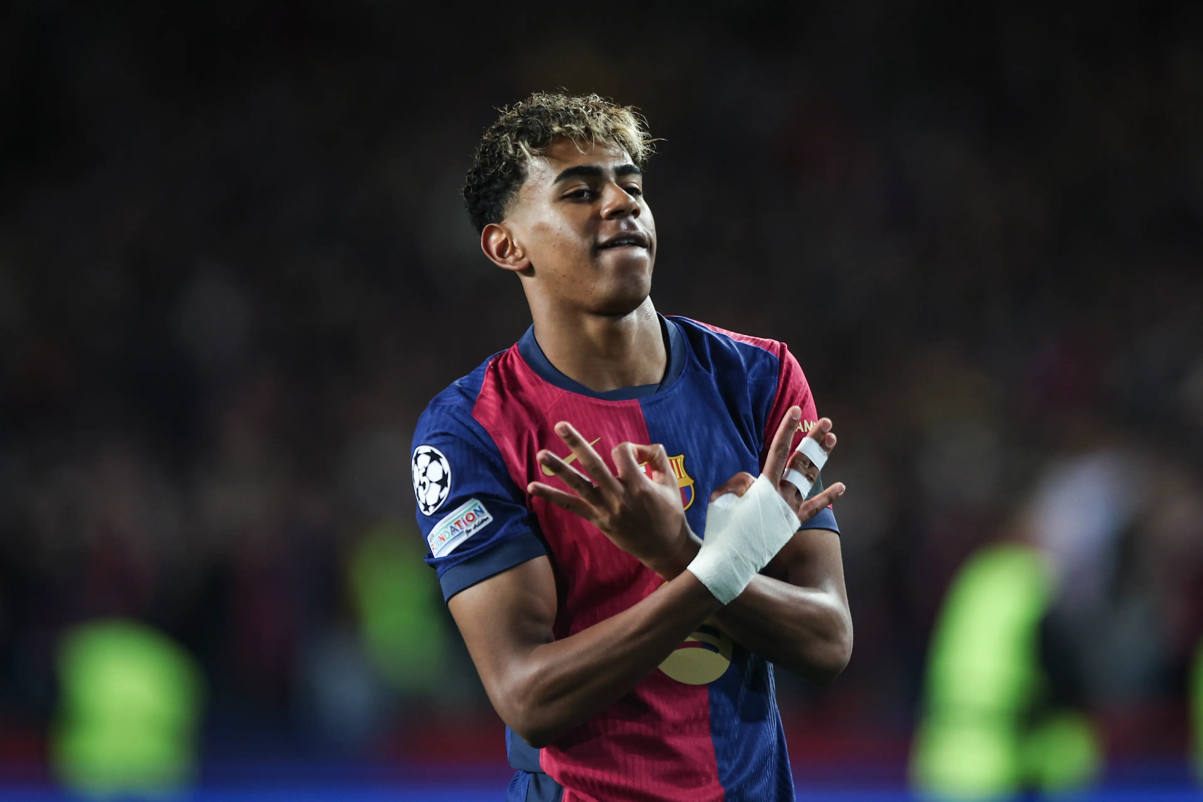 Lamine Yamal celebrates scoring a goal against Benfica. Image: Getty 