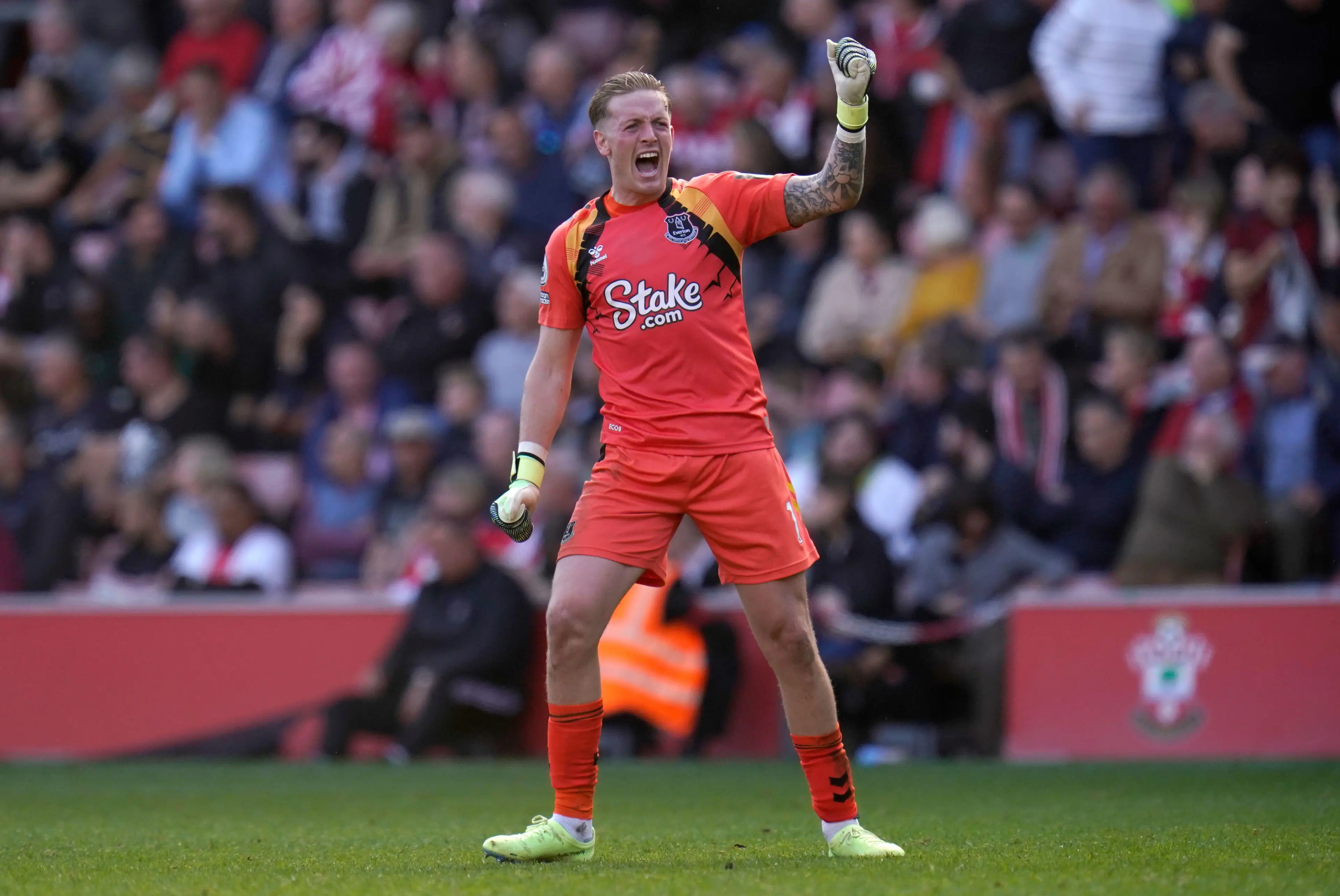 Jordan Pickford celebrates against Southampton. (Alamy)