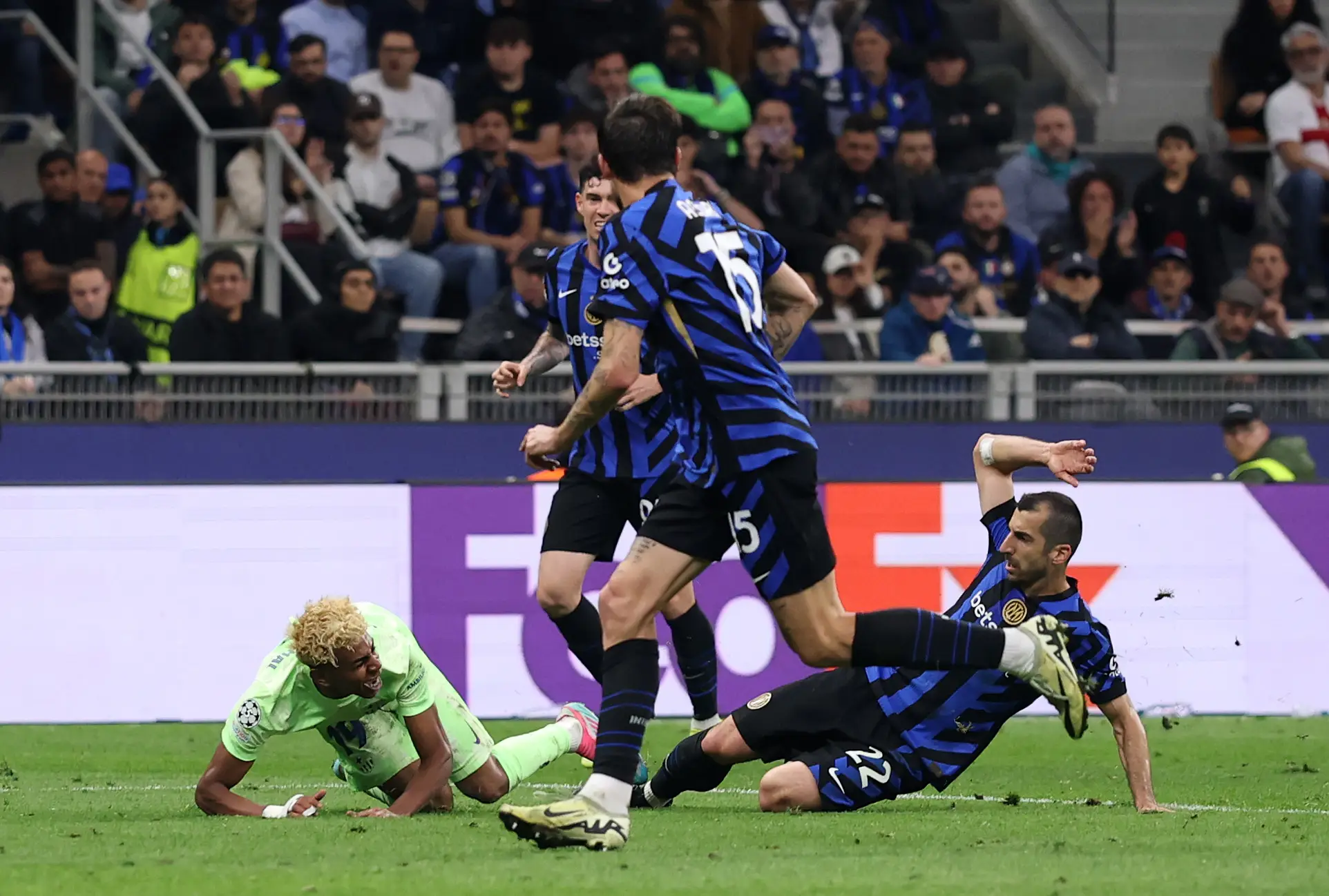 Lamine Yamal saw a penalty overturned against Inter Milan. Image: Getty