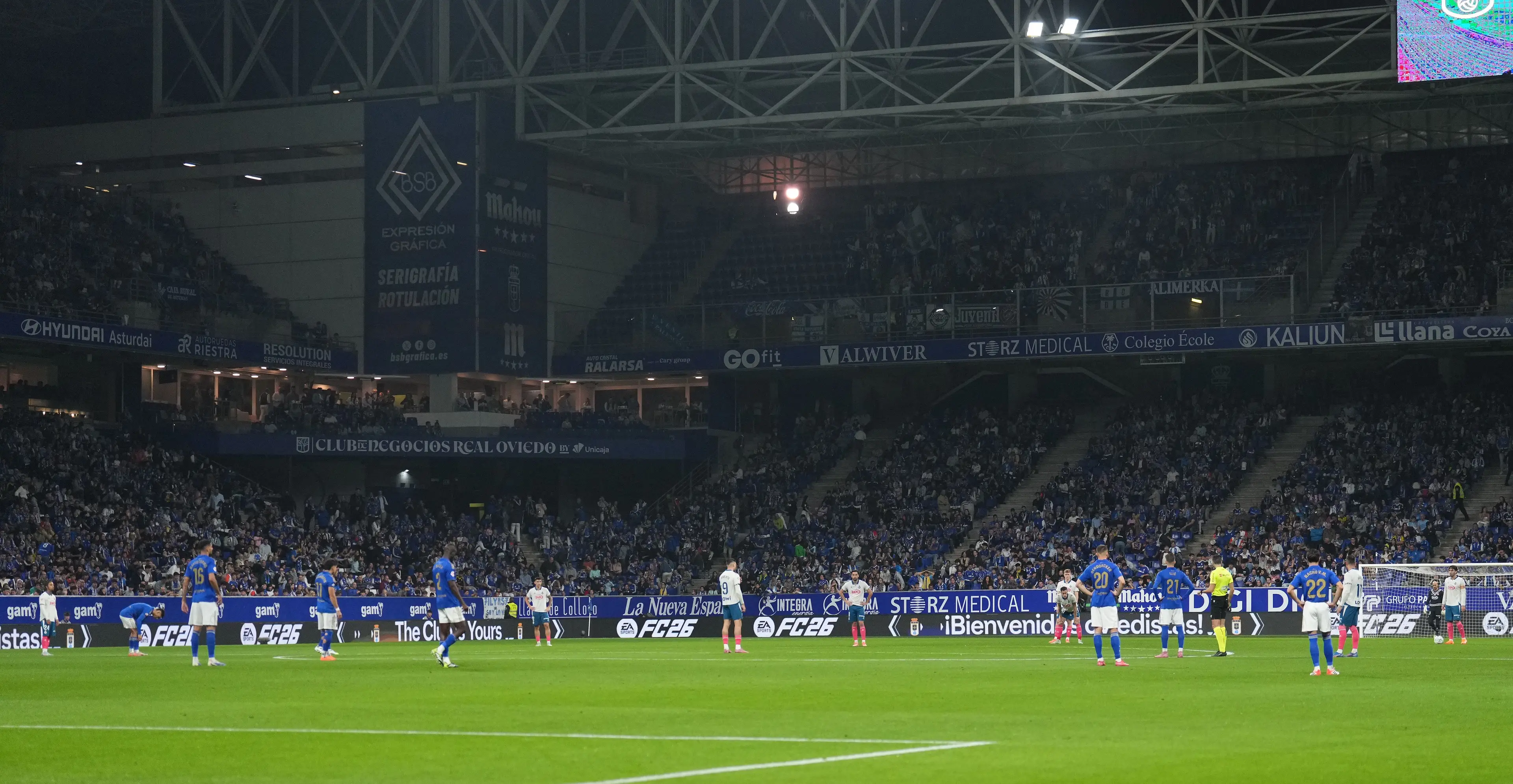 Oviedo and Espanyol players protested against La Liga's decision to hold a league fixture in the United States. Image: Getty 