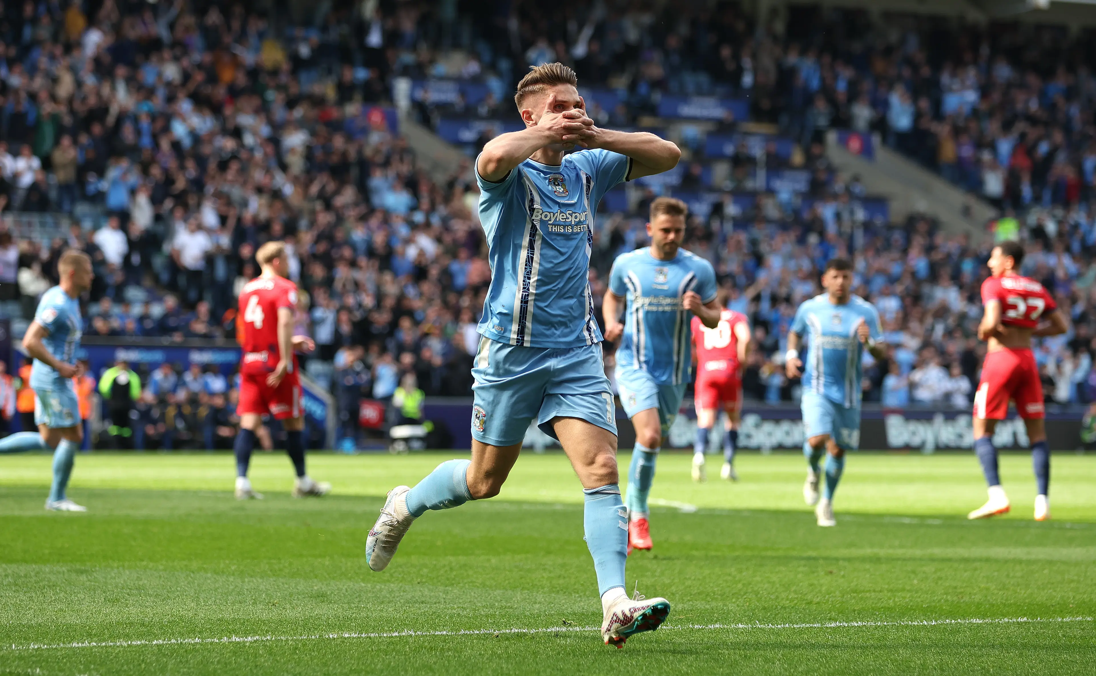 Viktor Gyokeres celebrates scoring a goal for Coventry City during his spell at the club. Image: Getty