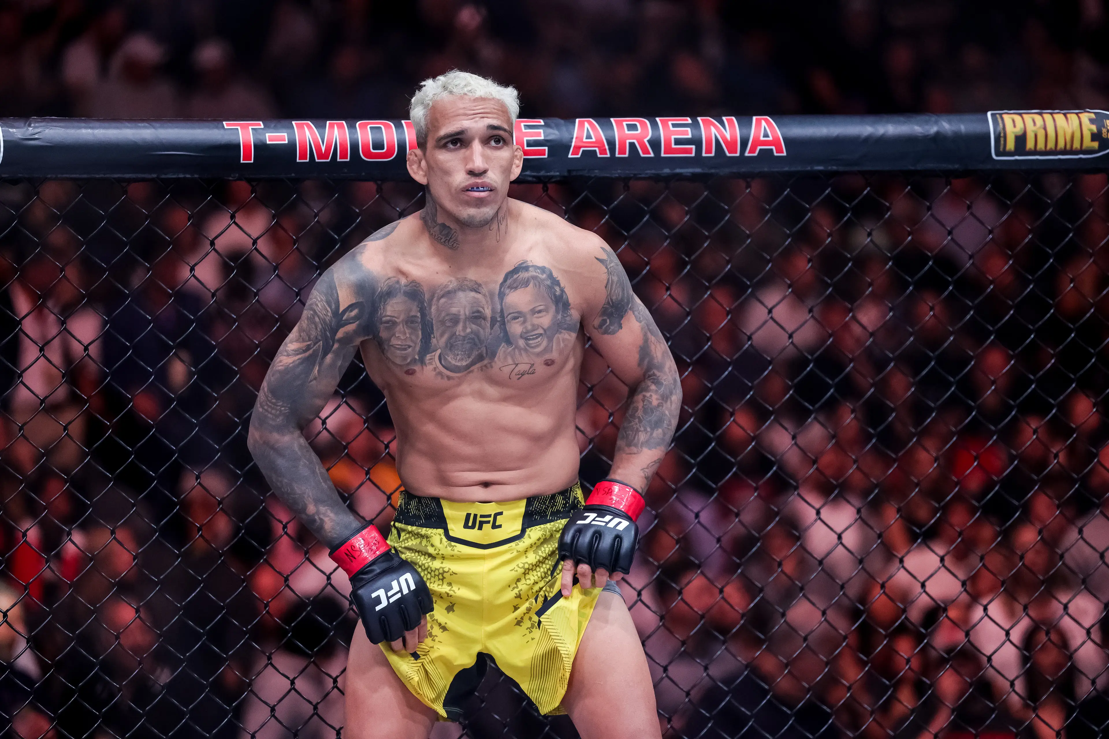 Charles Oliveira wants to face Conor McGregor on the proposed UFC White House card. Image: Getty 