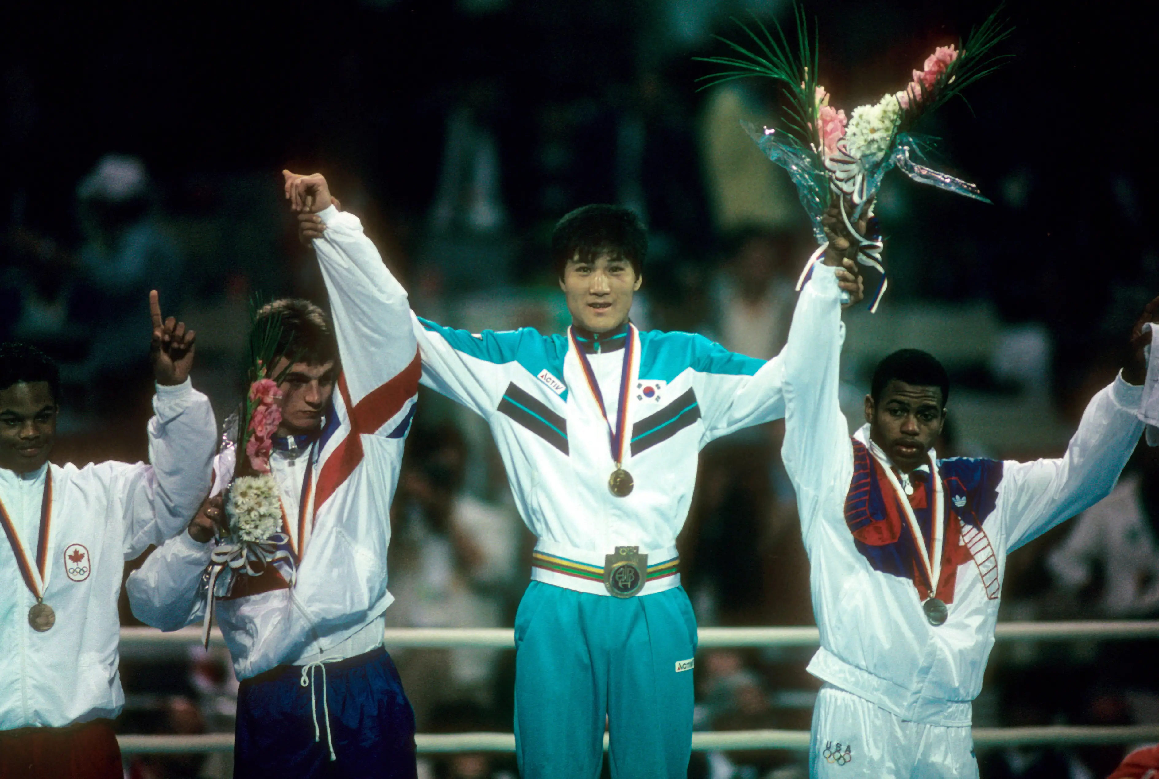 Si Hun, Roy Jones, Richard Woodhall. Image: John Iacono / Contributor via Getty