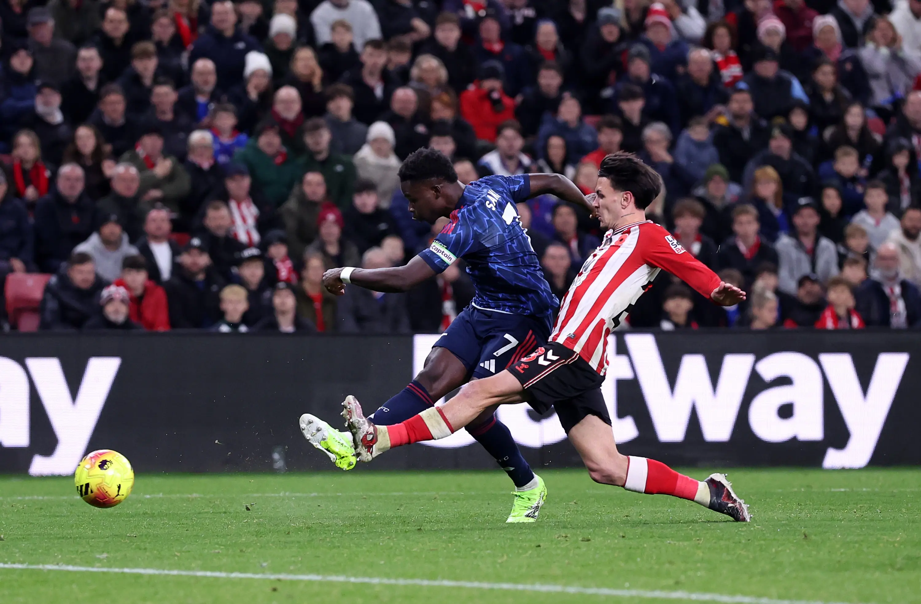 Bukayo Saka scores for Arsenal against Sunderland. (Image: Getty)