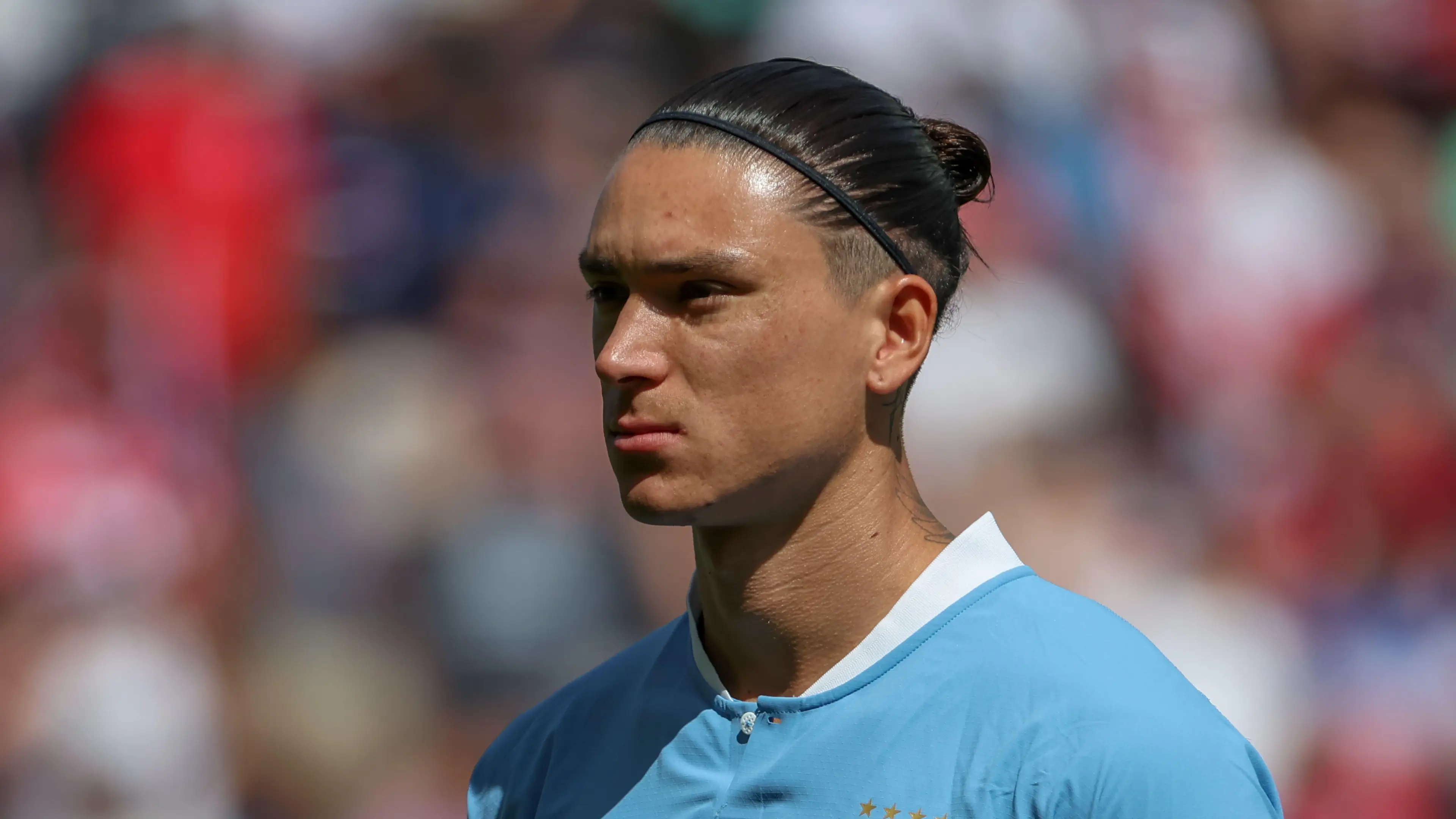 Star Forward On His Way To England To Sign For Liverpool