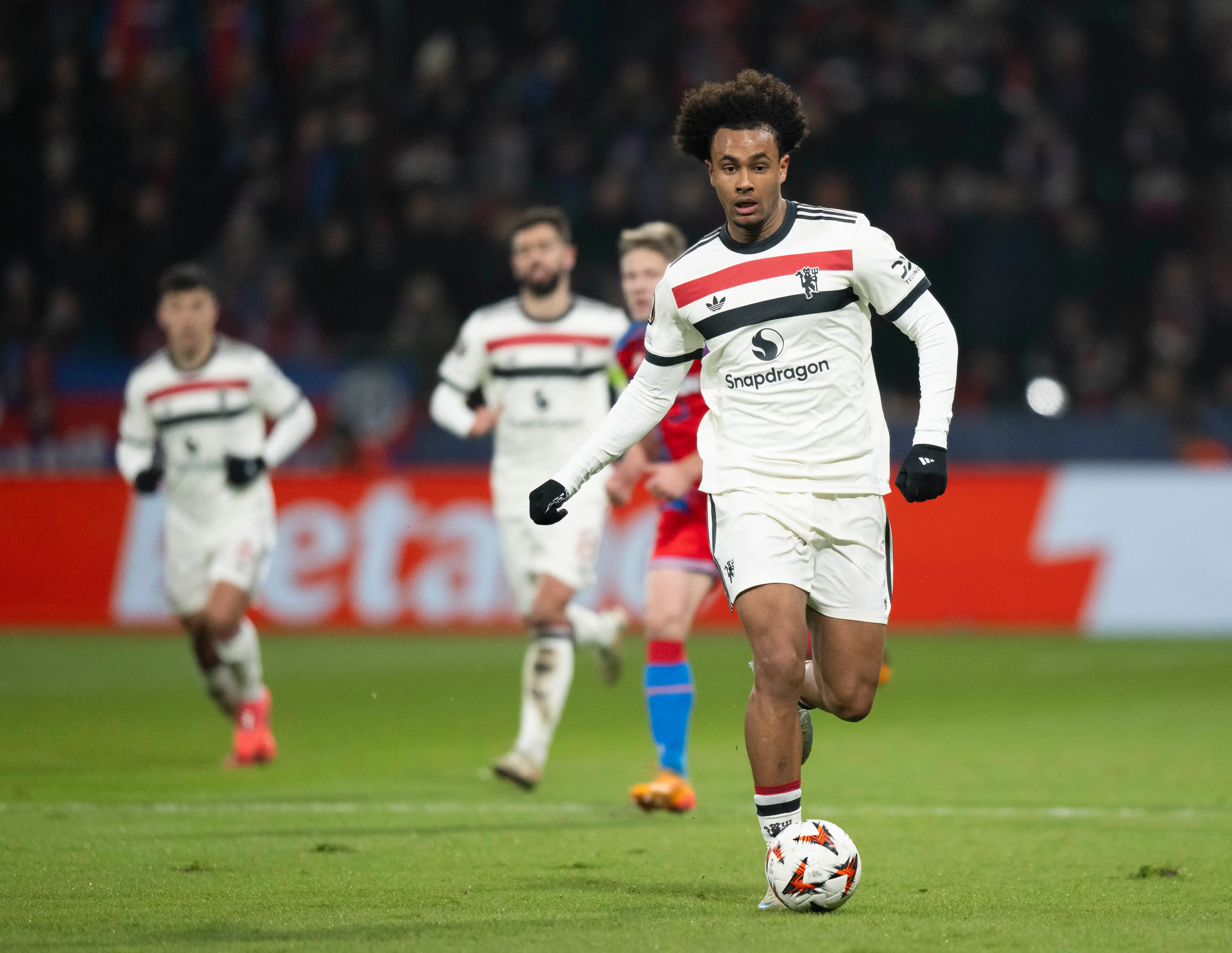 Zirkzee struggled against Plzen. Image credit: Getty