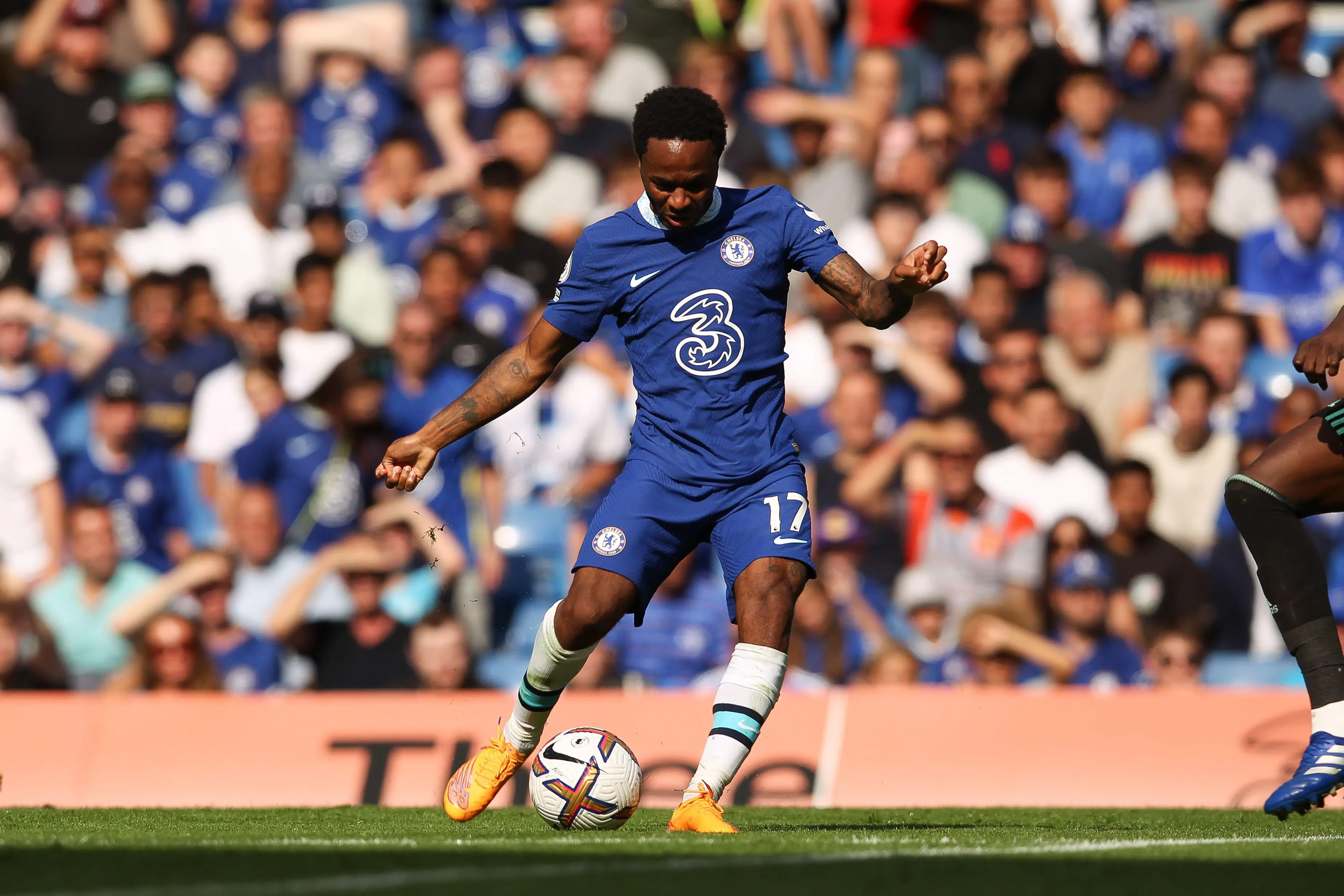 Raheem Sterling scoring the opener for Chelsea vs Leicester City. (Alamy)