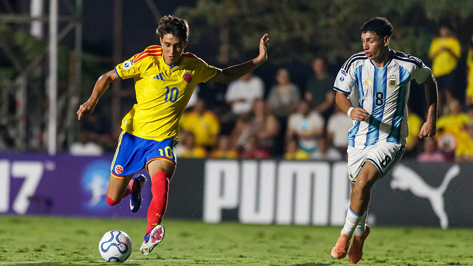 Samuel Martinez (left) in action at the U17 World Cup (Image: Getty)