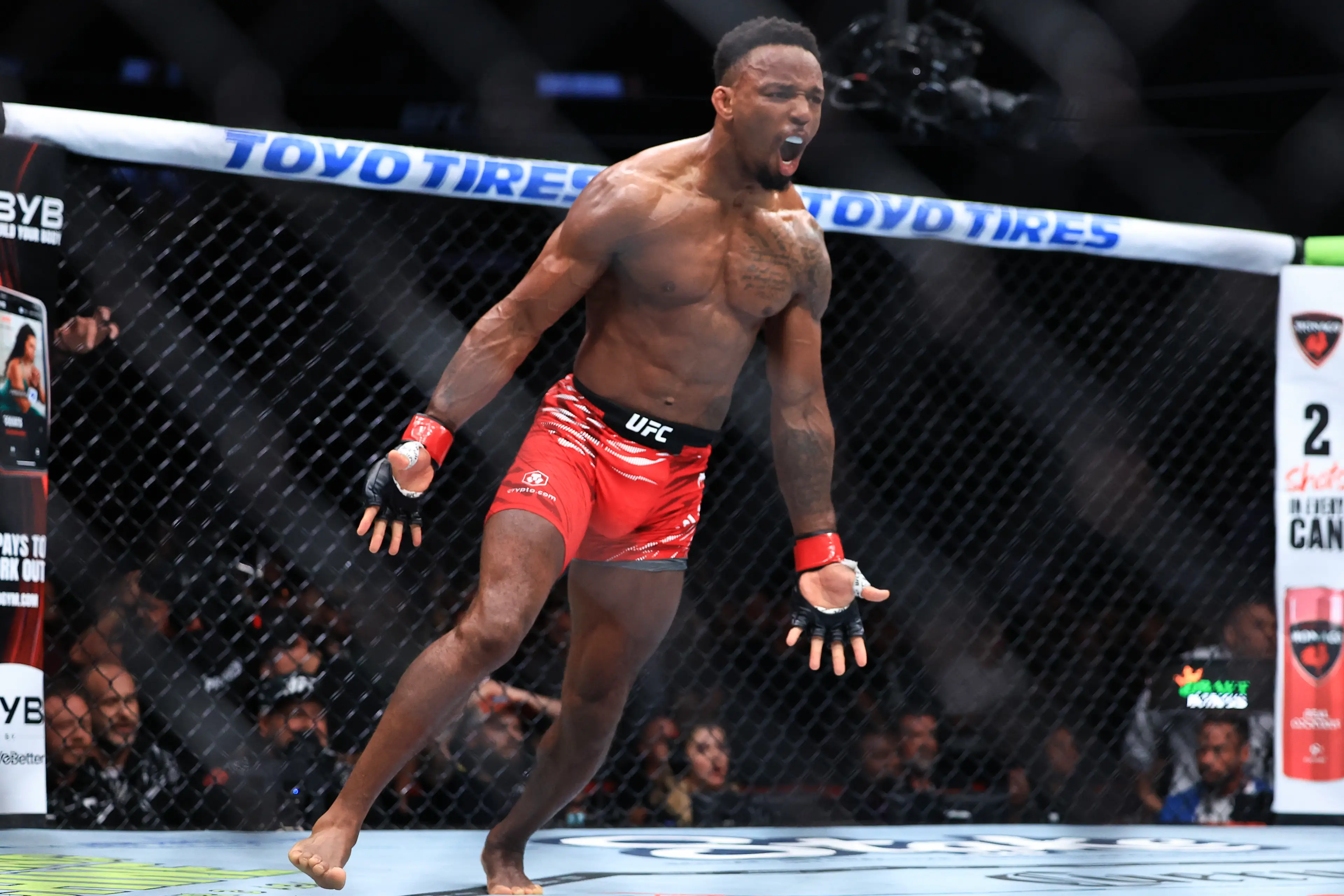 Lerone Murphy celebrates beating Aaron Pico at UFC 319. Image: Getty 