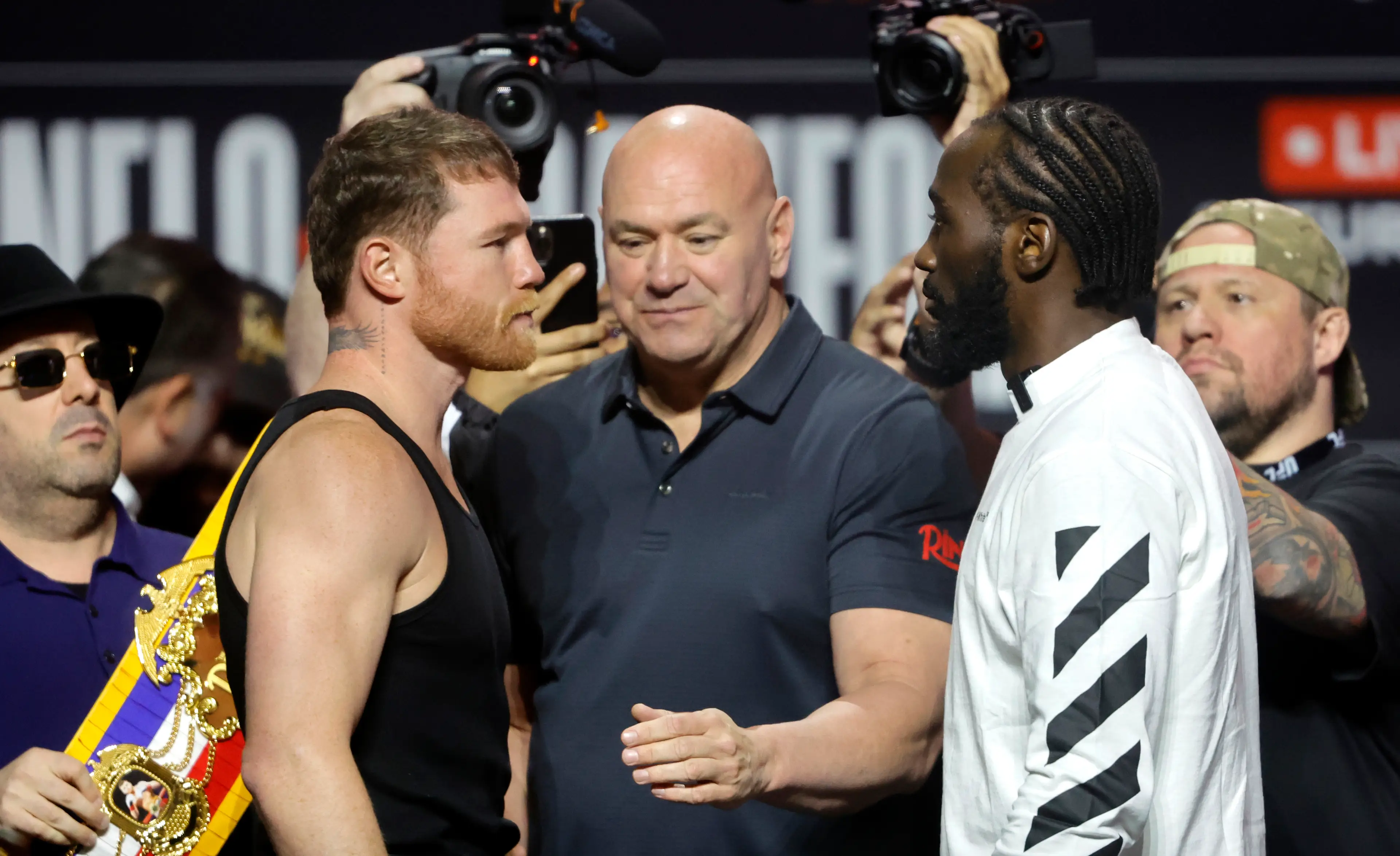 Dana White with Canelo Alvarez and Terence Crawford. (Image: Steve Marcus / Stringer via Getty)