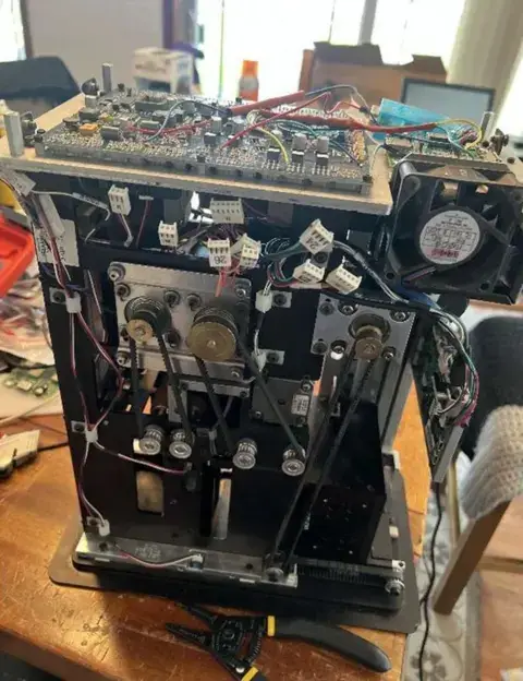 The shuffling machine allegedly used in the illegal poker scheme (Image: US Department of Justice)