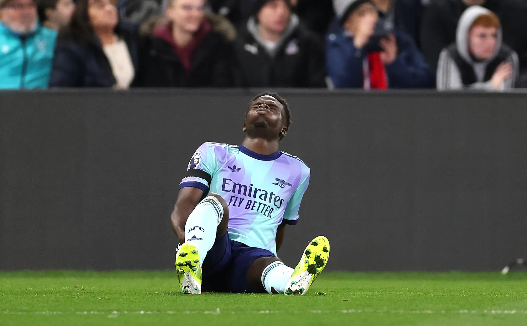 Bukayo Saka was forced off with a hamstring injury against Crystal Palace. Image: Getty