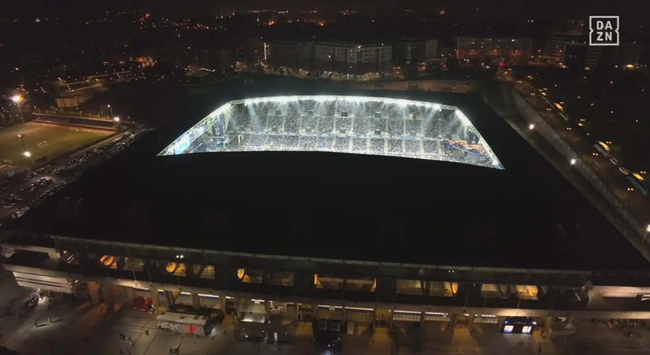 La Liga's broadcast refused to show the protest. Image: La Liga/DAZN 