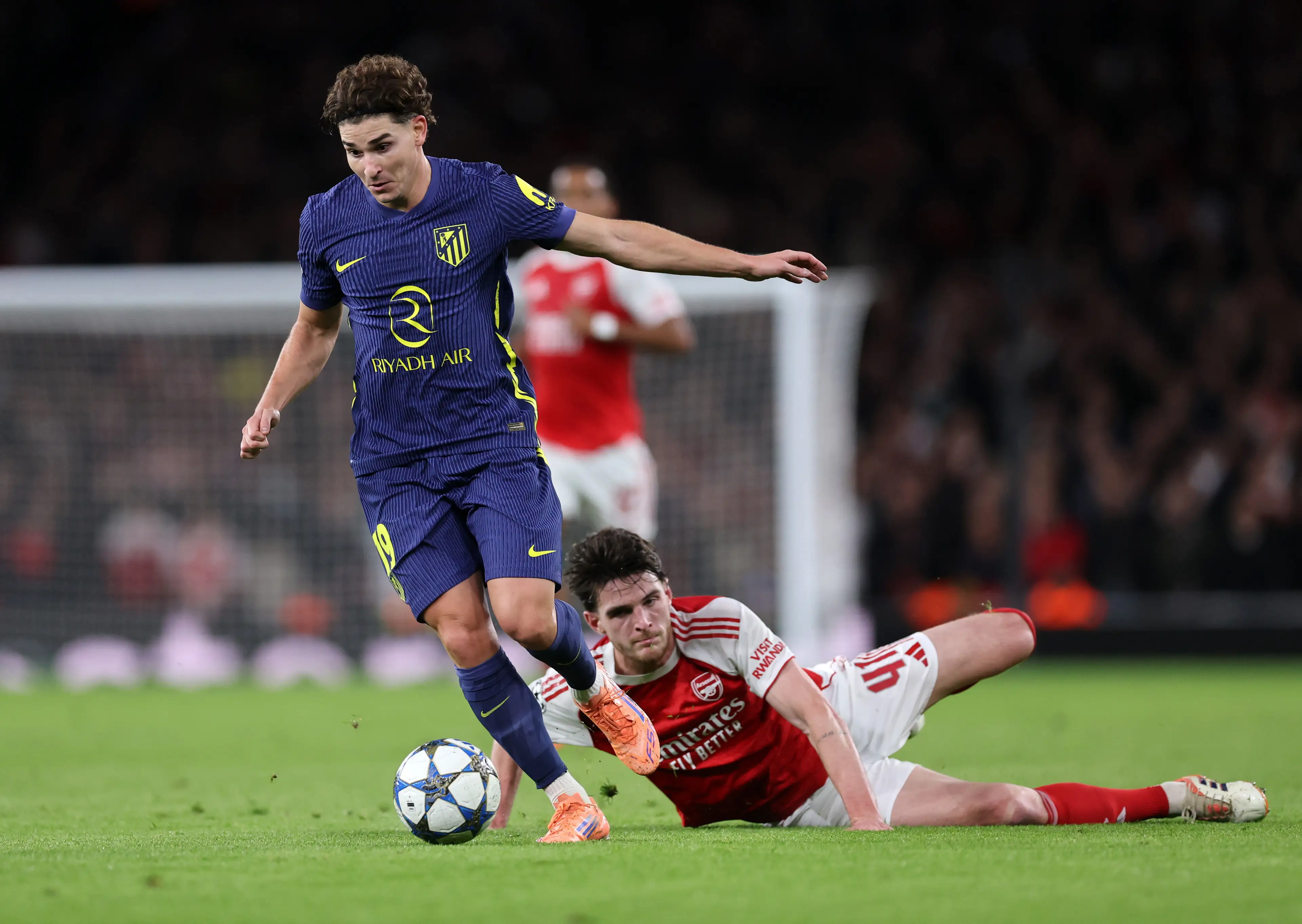 Julian Alvarez in action against Arsenal. Image: Getty 