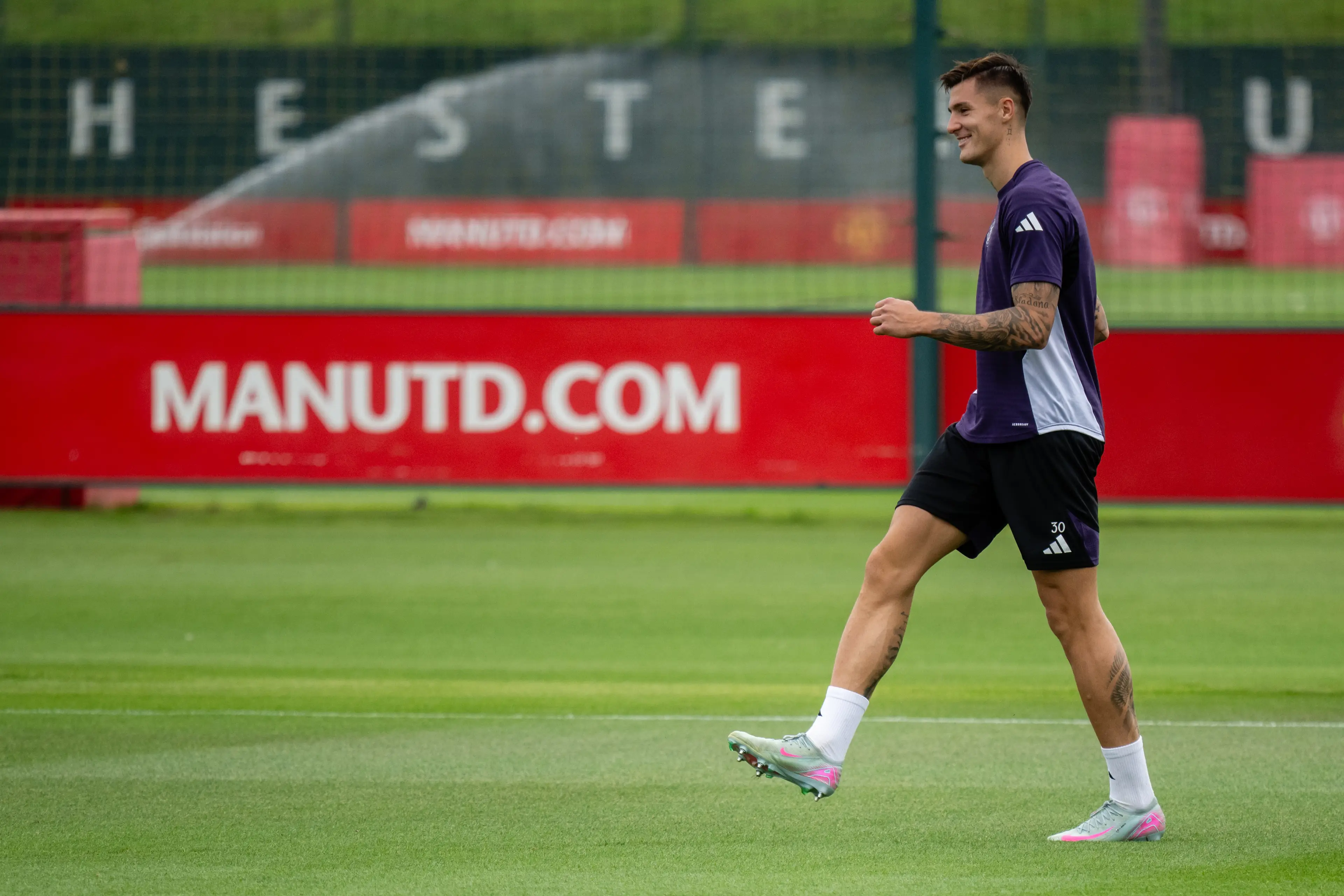 Benjamin Sesko during a training session ahead of Manchester United's game against Fulham. Image: Getty 