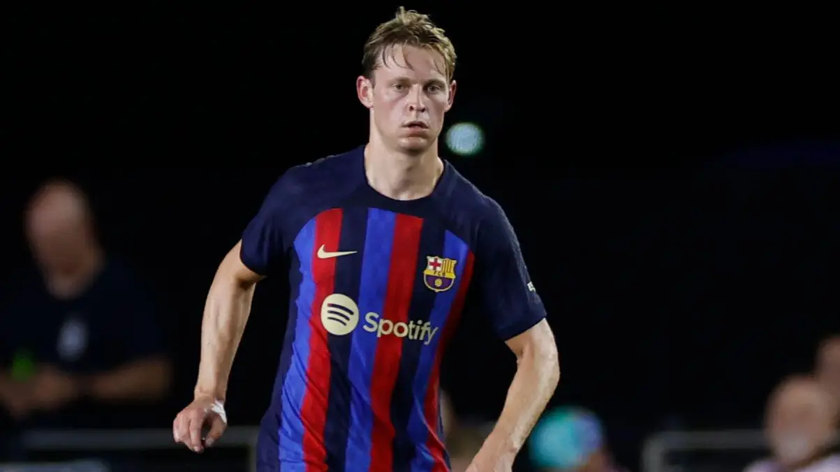 Frenkie de Jong in Barcelona action. (Alamy)