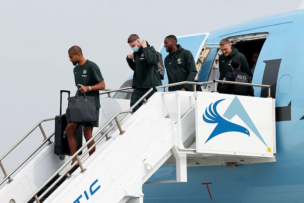 Cole Palmer wore a mask on a plane (Credit:Getty)