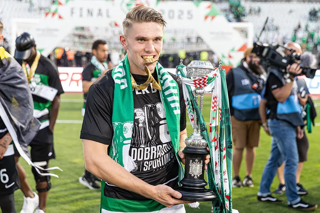 Viktor Gyokeres with the Portuguese Cup (Credit:Getty)