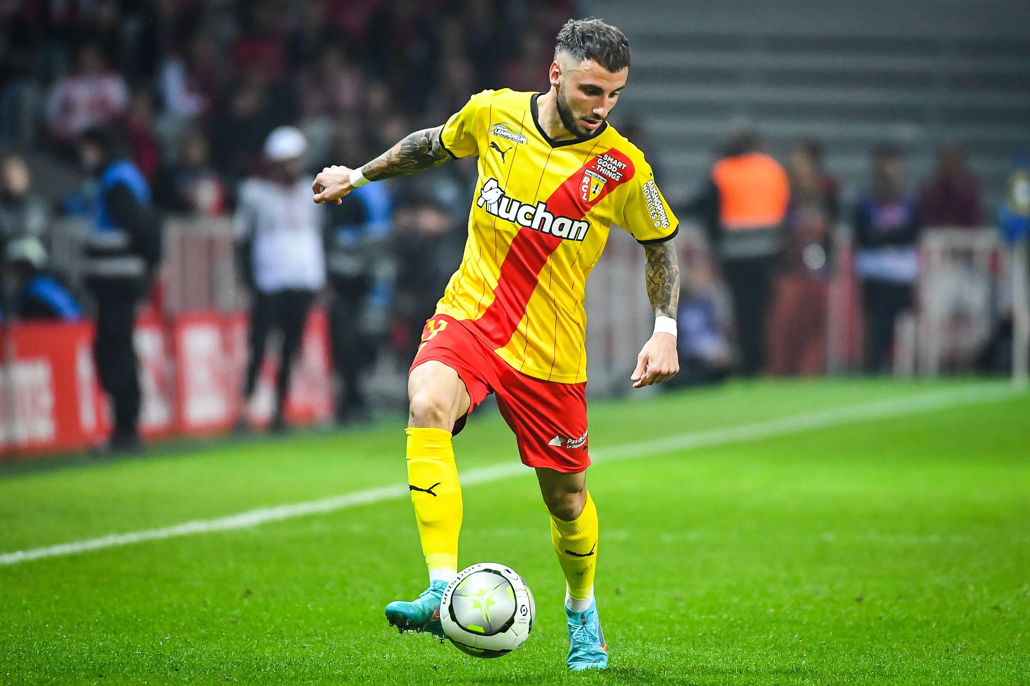 Jonathan Clauss in action for RC Lens. (Alamy)