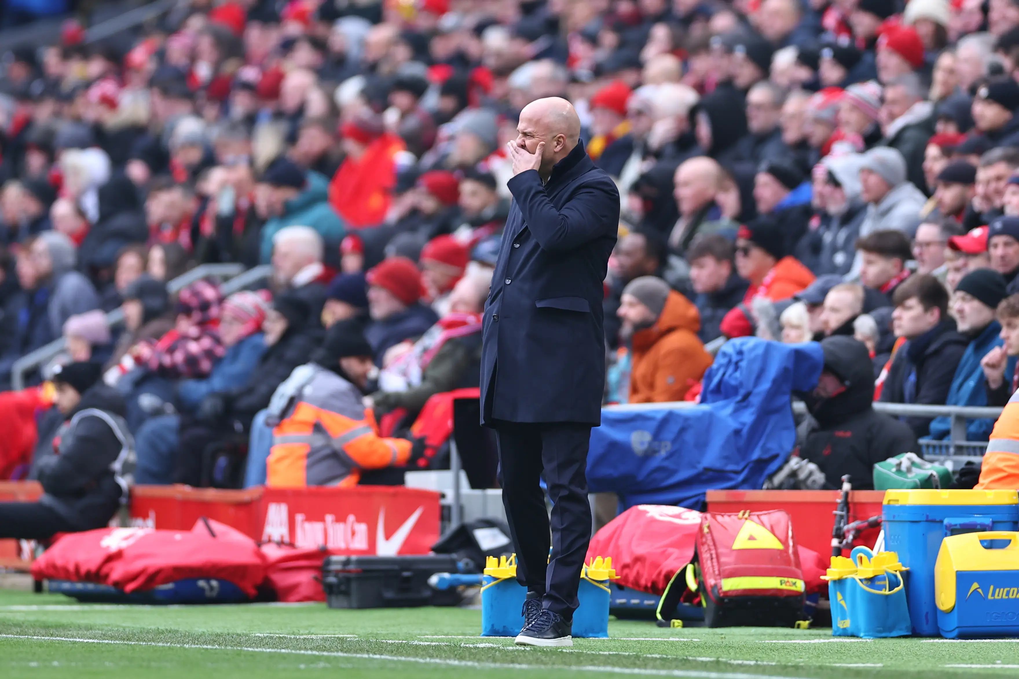 Arne Slot on the touchline against Wolves. Image: Getty 