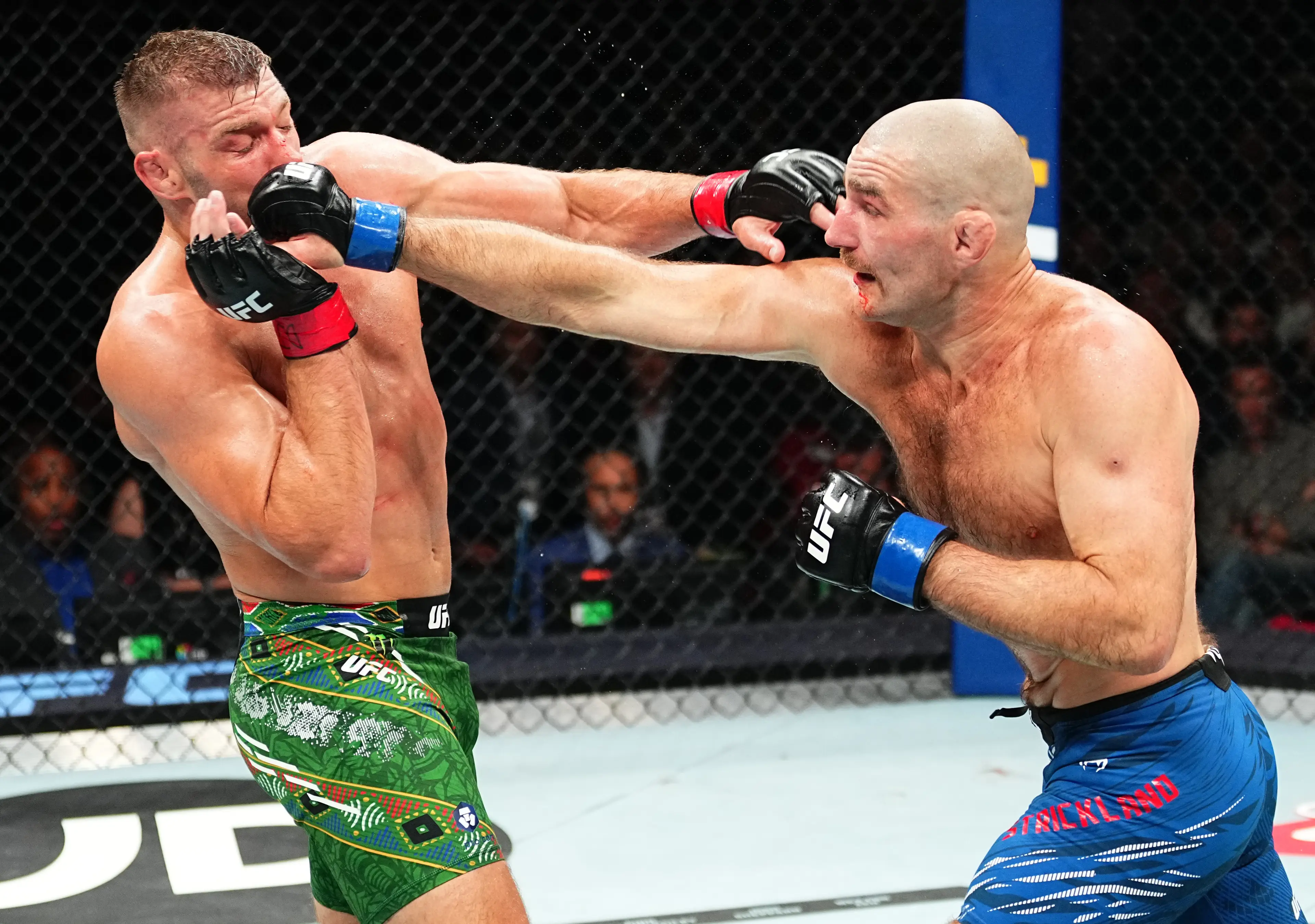 Sean Strickland during his title fight against Dricus du Plessis. Image: Getty 