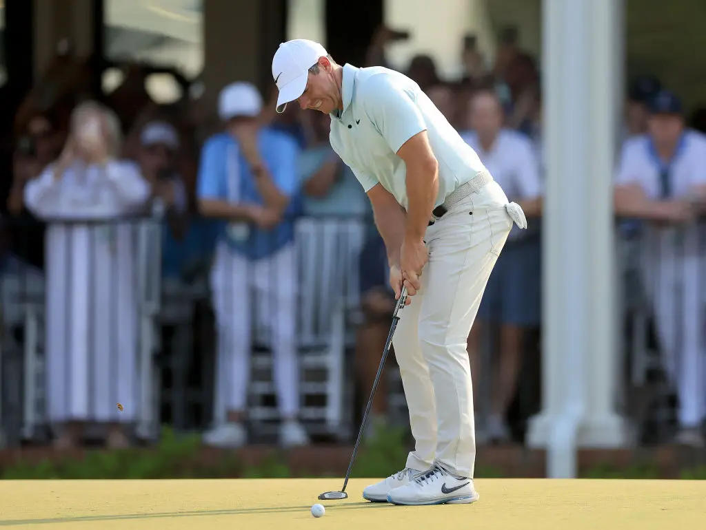 Rory McIlroy misses a putt on the 18th hole in his US Open fourth round (