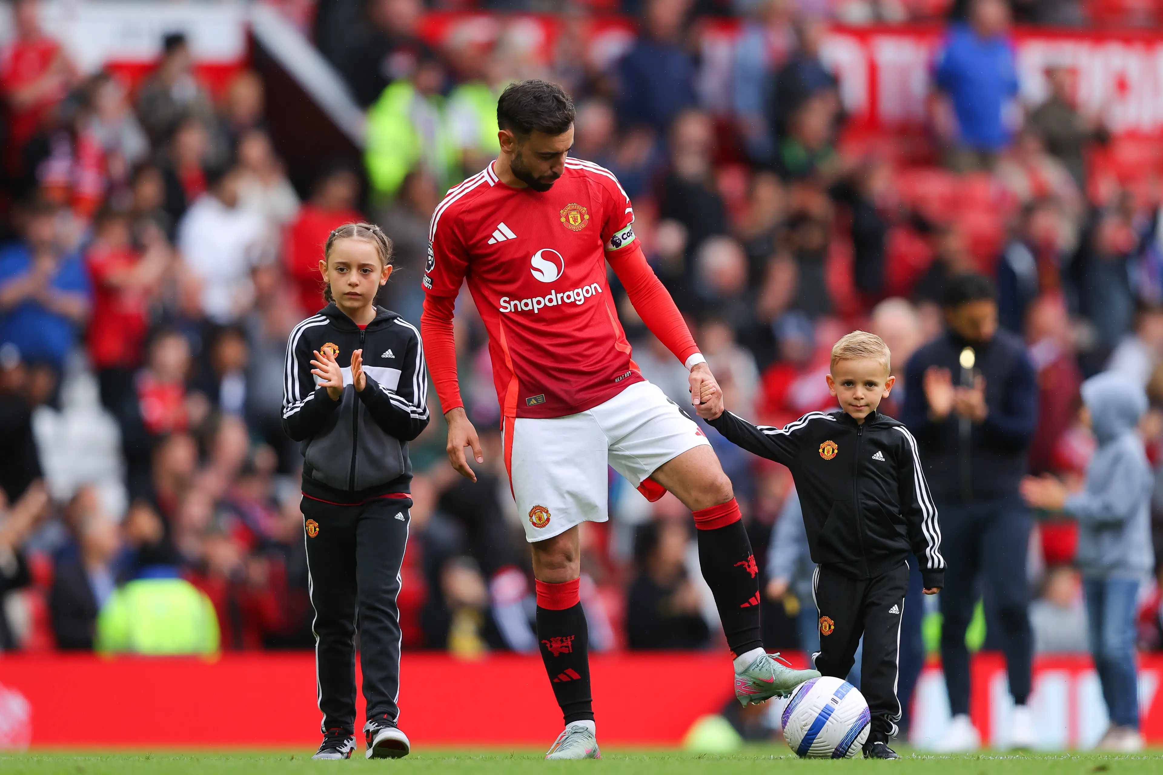 Bruno Fernandes' family don't seem to be convinced by a move to Saudi Arabia. Image: Getty