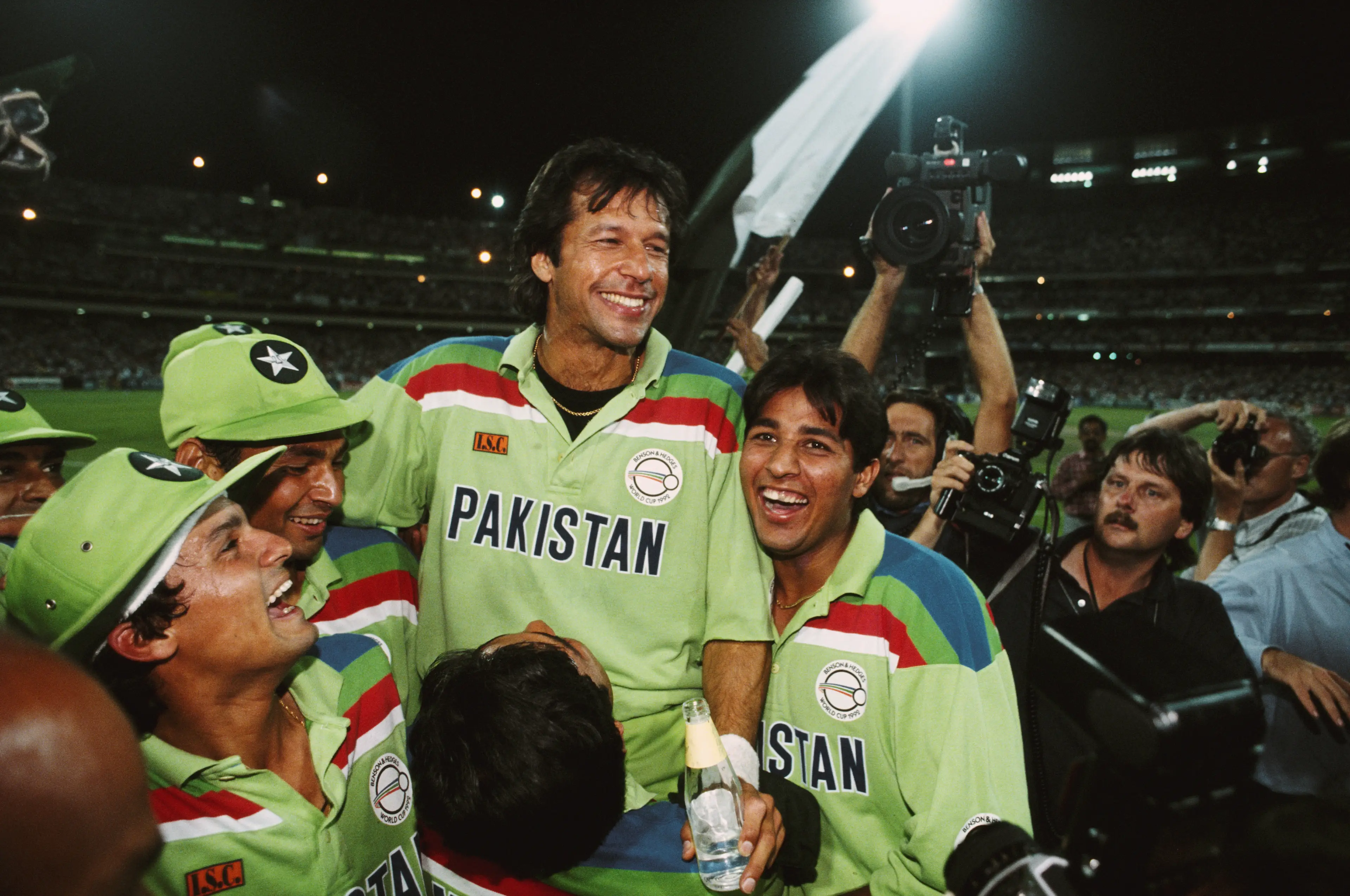 Imran Khan celebrates winning the ICC Cricket World Cup. Image: Getty 
