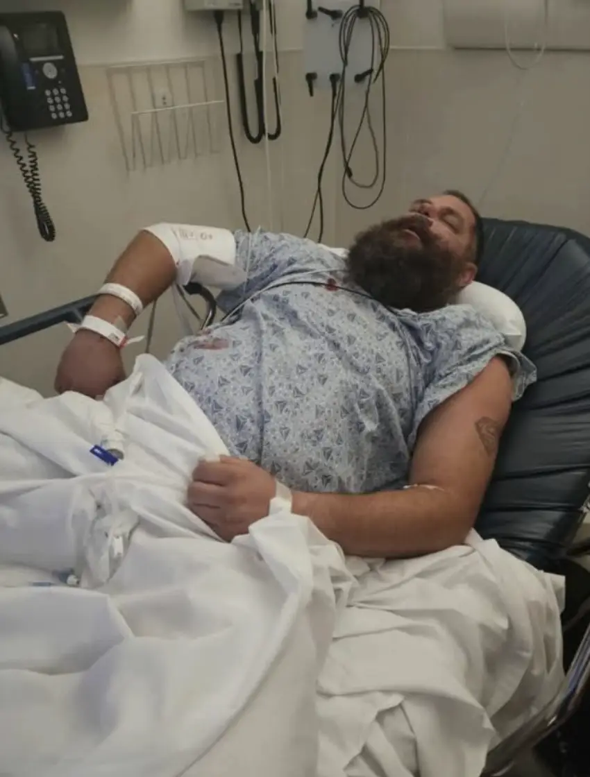 Andrew Smith shared an image of Stuart Smith from his hospital bed. Image: Facebook/Andrew Smith 