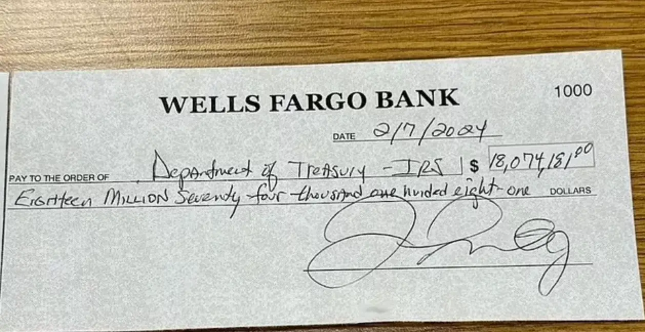 Floyd Mayweather showed off his tax bill for 2023 on social media. Image: Instagram/Floyd Mayweather 