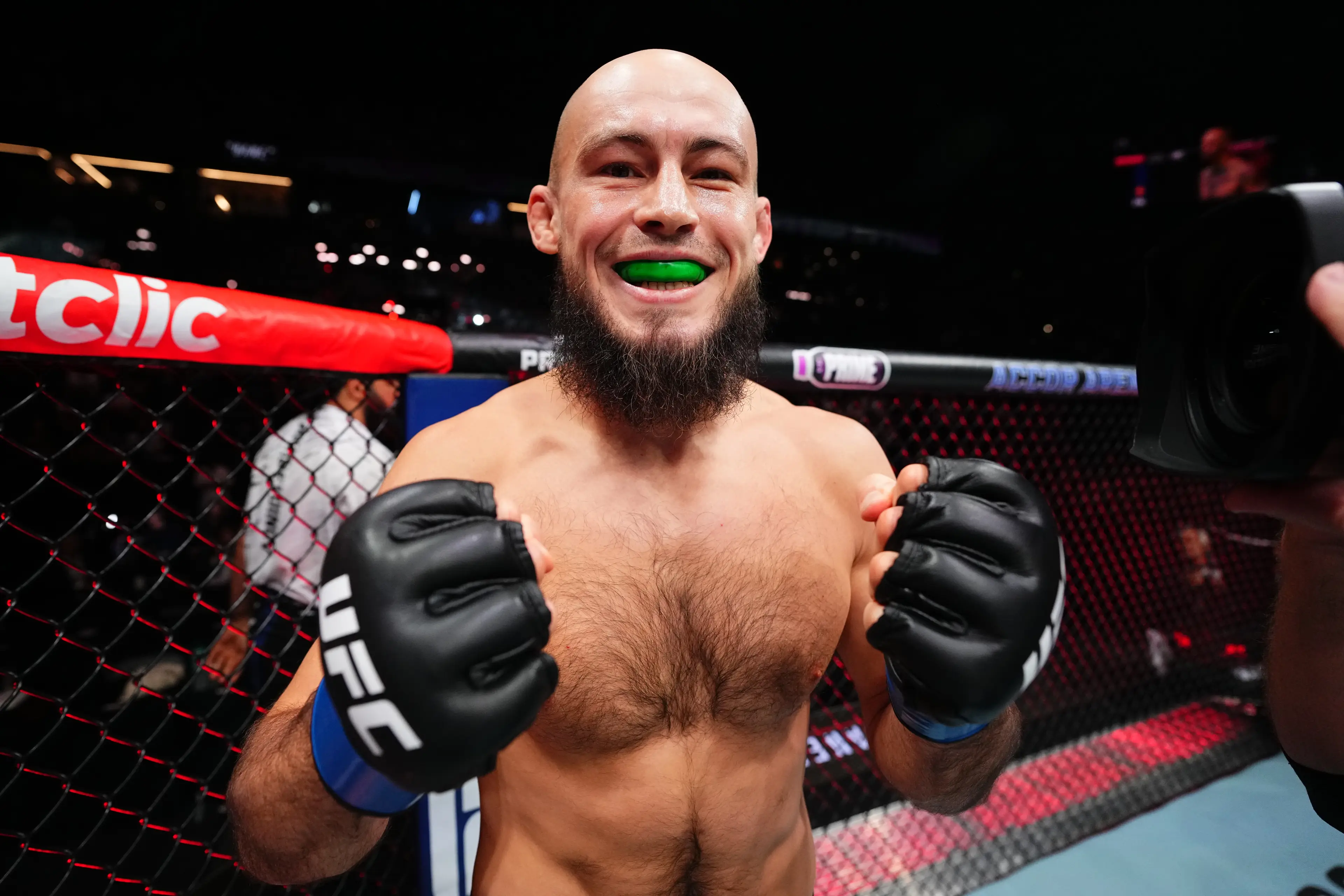 Rinat Fakhretdinov was unbeaten in the UFC. Image: Getty 