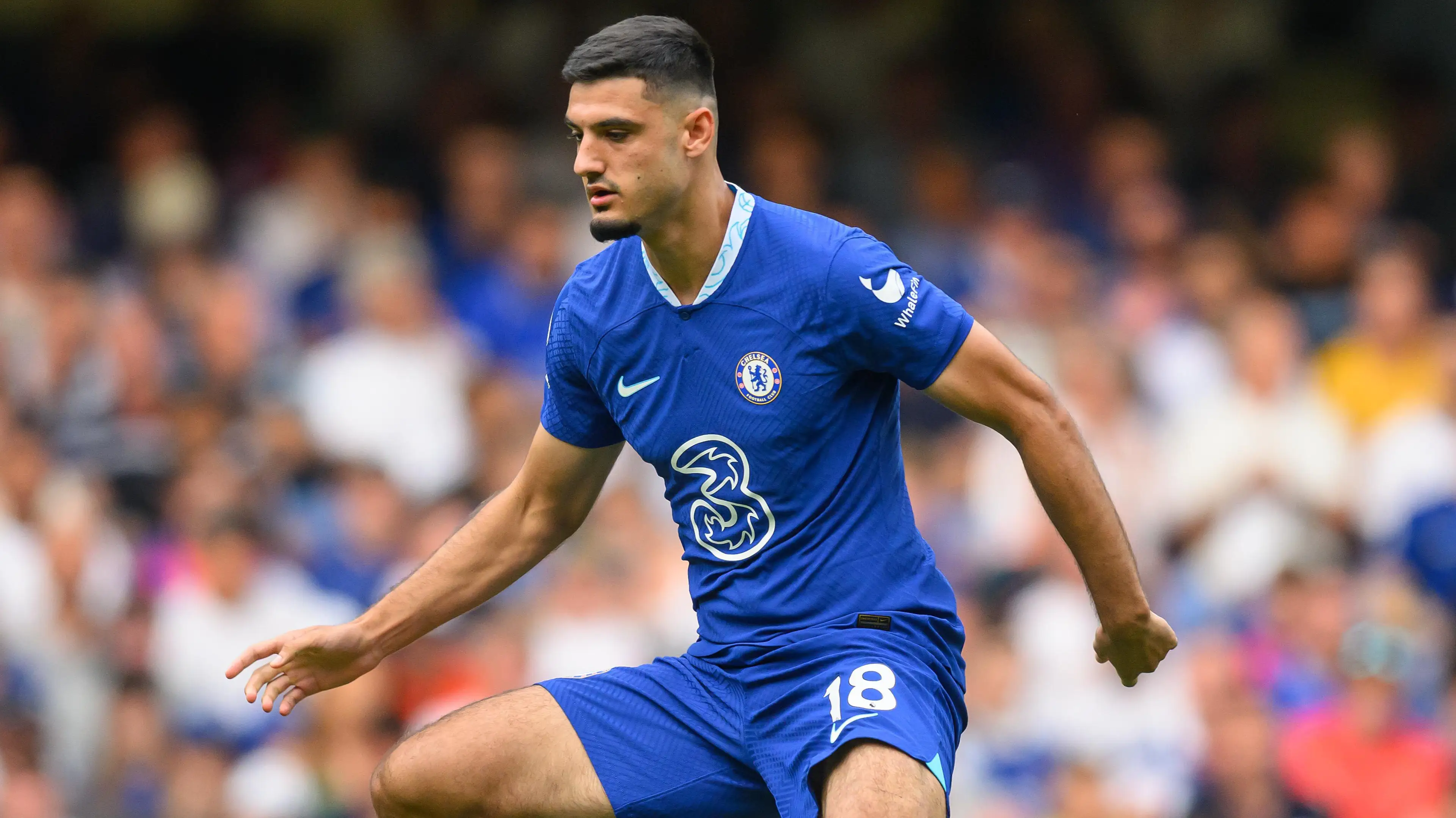 Armando Broja in Premier League action at Stamford Bridge. (Alamy)
