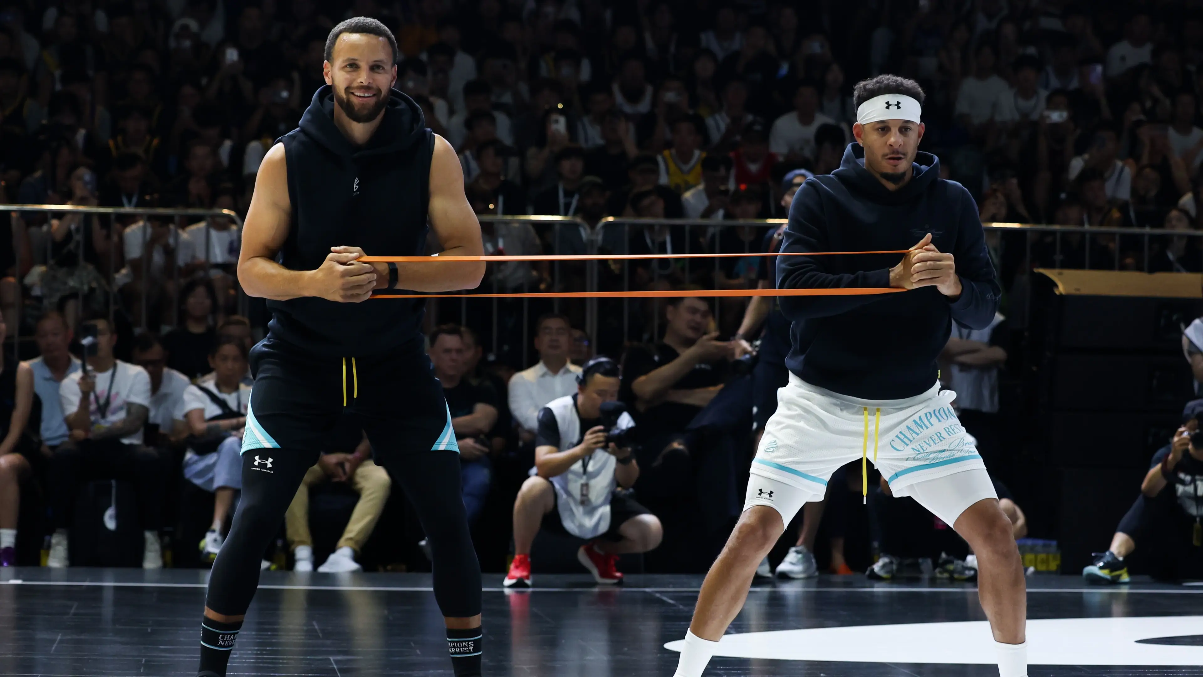 Seth Curry Signs Unusual Warriors Contract Clause after Joining Brother Steph 