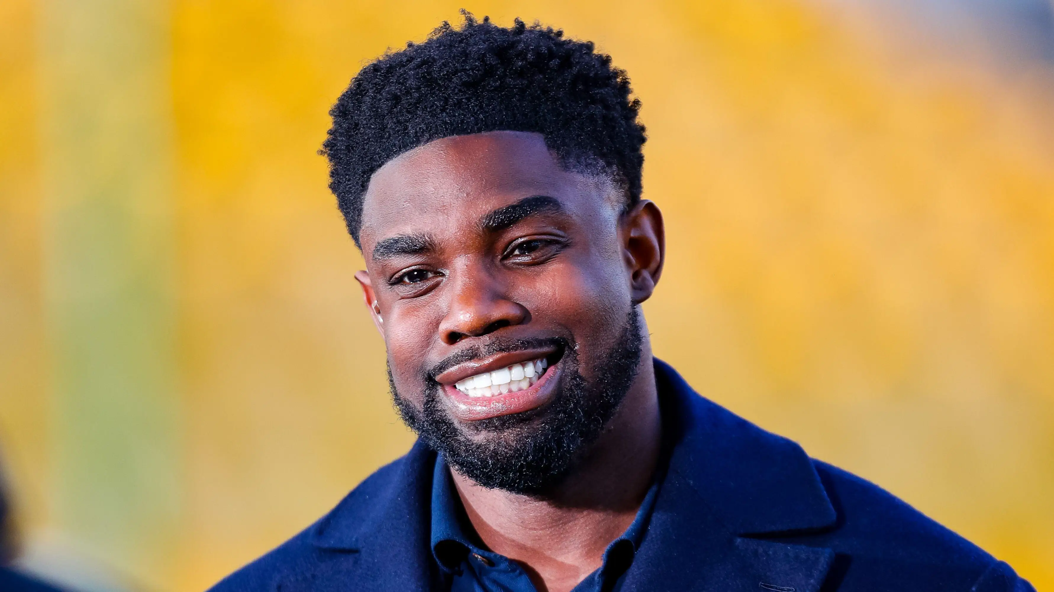 "Just can't believe" - Micah Richards left stunned by "strange" thing Van Dijk did against Man United