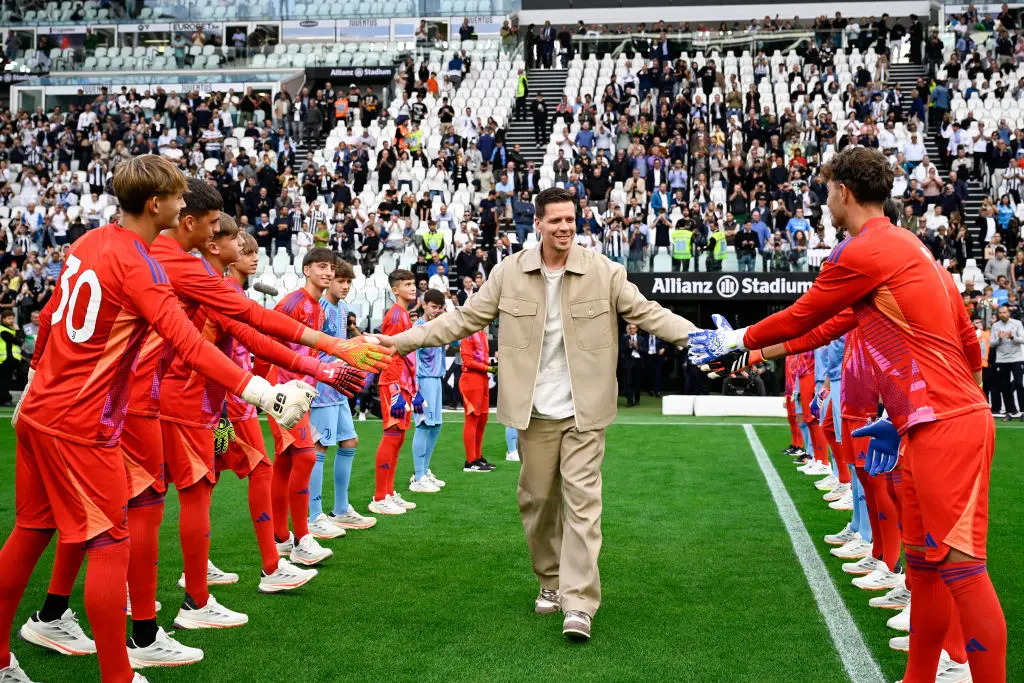 Wojciech Szczesny received a guard of honour after announcing his retirement in August. (Image: Getty)