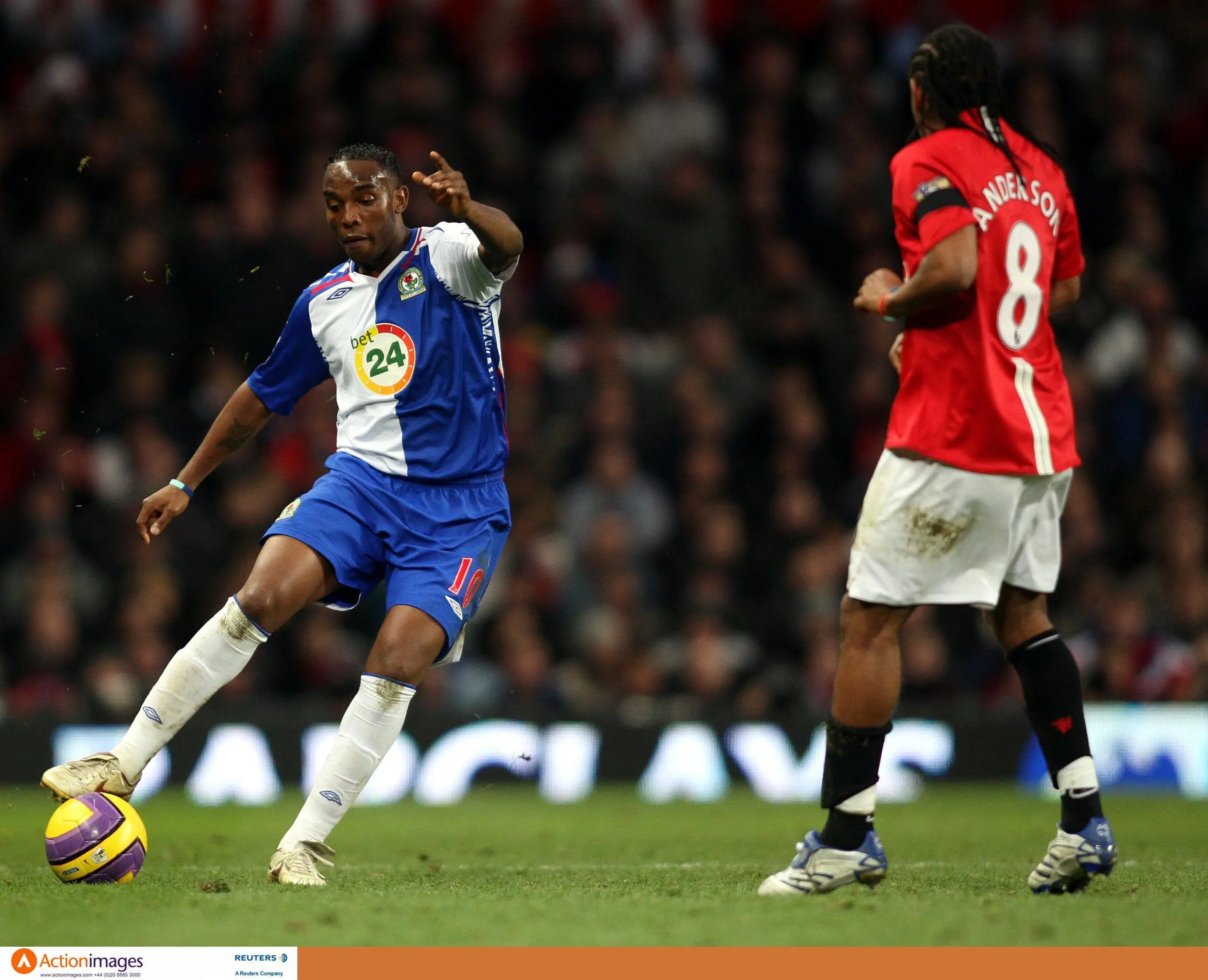 Benni McCarthy against Manchester United (alamy)