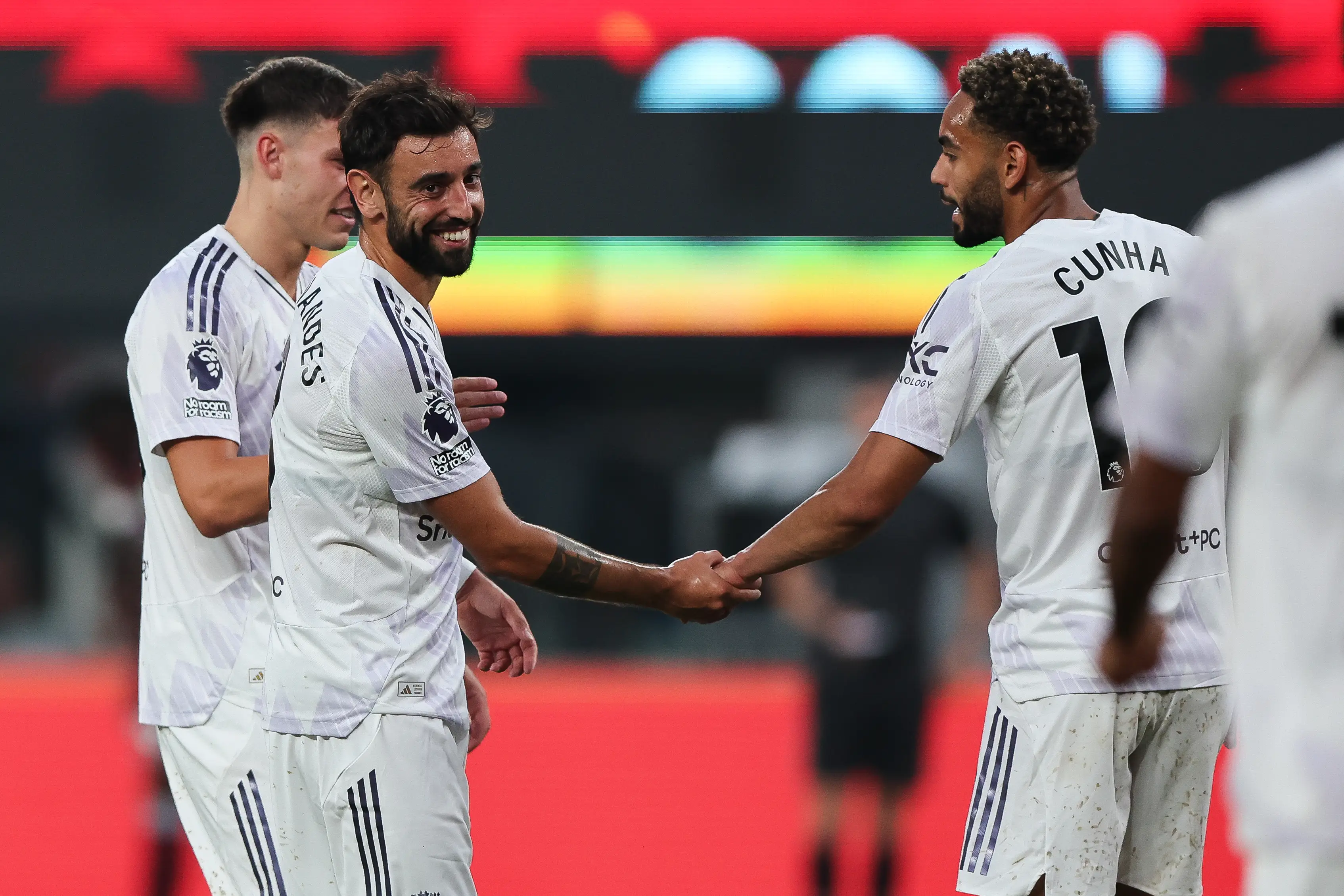 Bruno Fernandes and Matheus Cunha celebrate a Manchester United goal. Image: Getty 