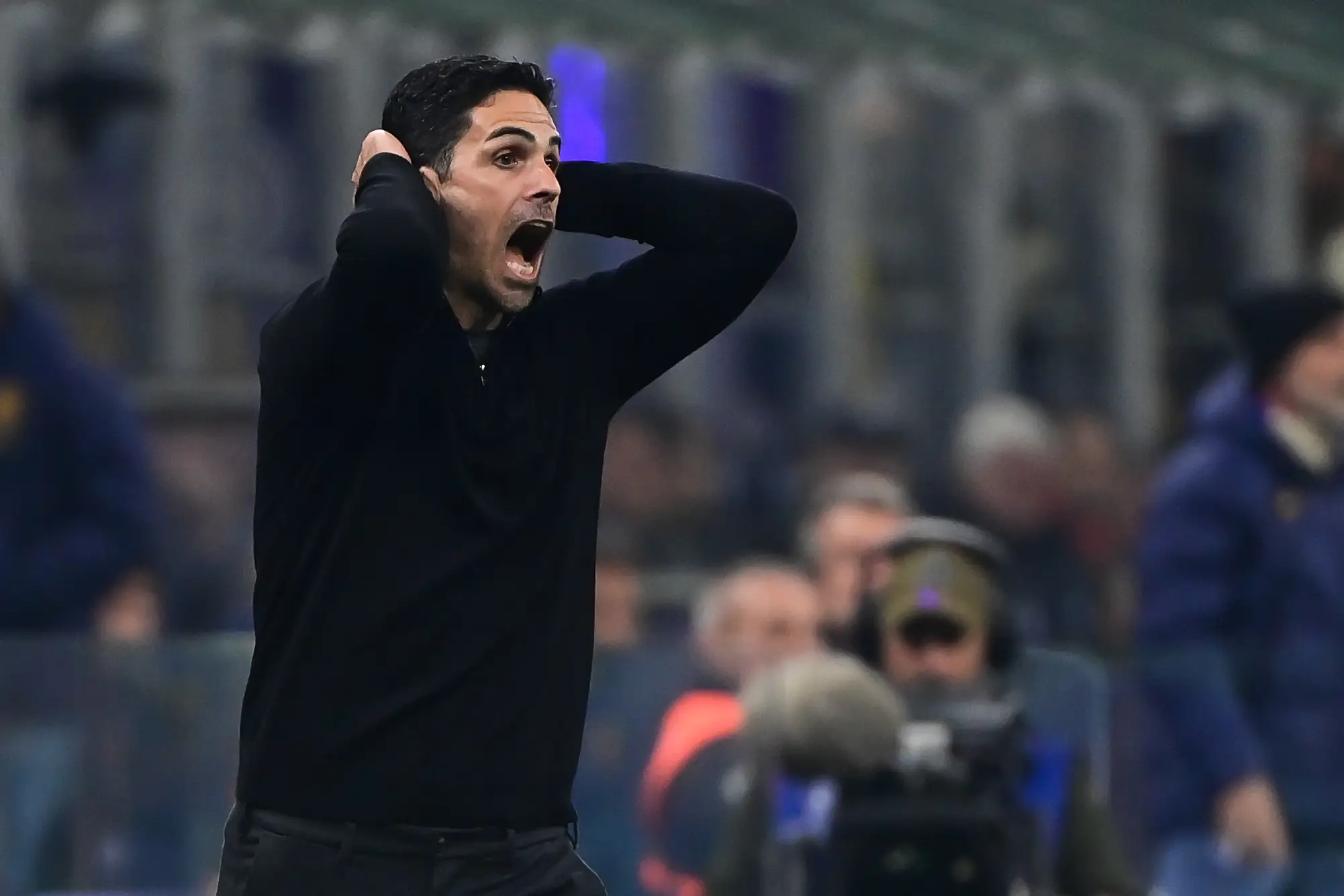 Mikel Arteta cuts a frustrated figure on the touchline. Image: Getty 