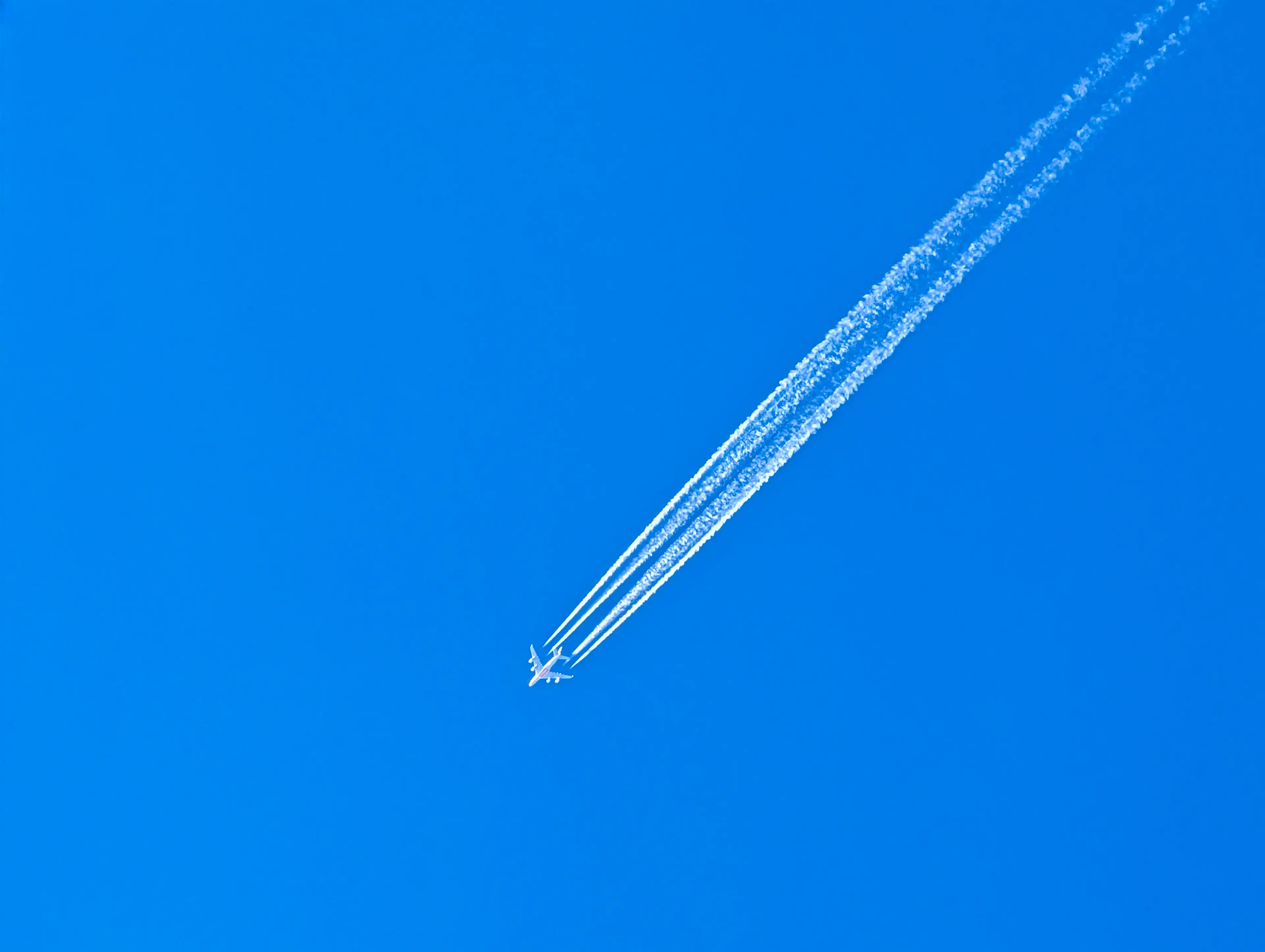 Plane contrails (credit: getty)