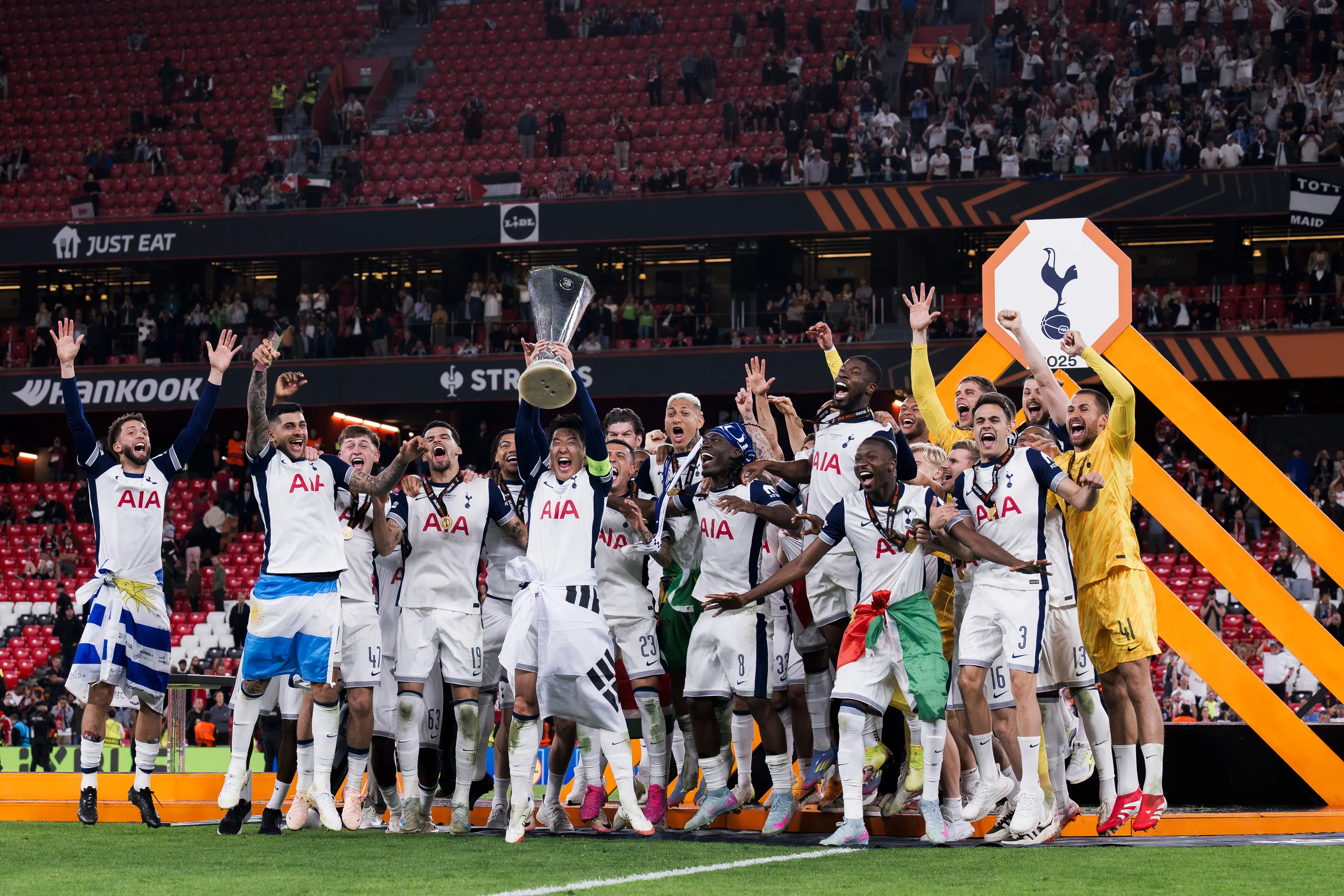 Alfie Whiteman (Far Right) was part of Spurs' Europa League winning squad. Image: Getty