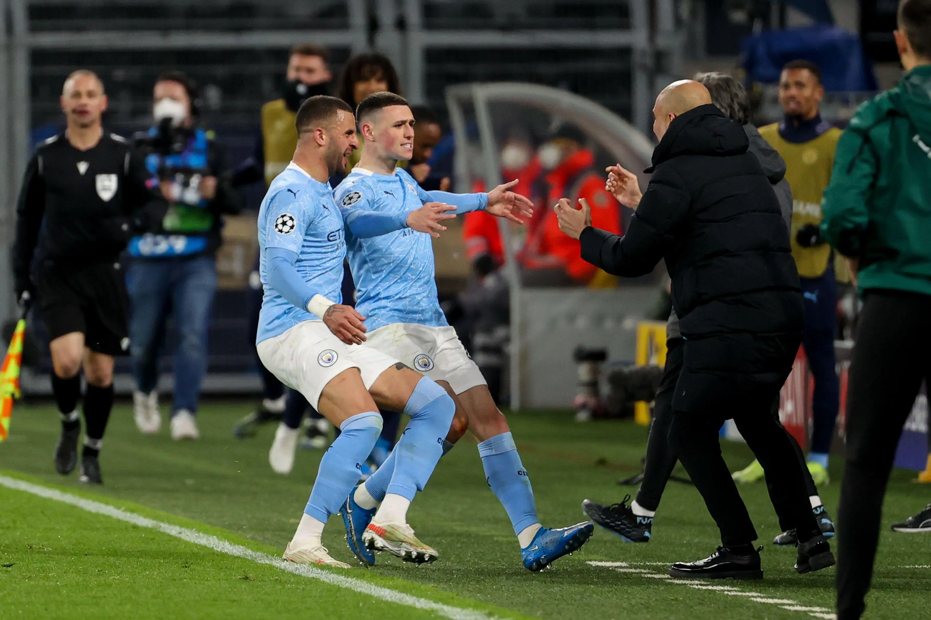 Phil Foden and Kyle Walker celebrate for Manchester City. (Orange Pics BV / Alamy)