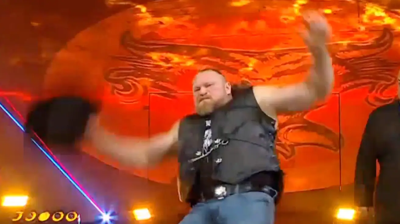 Brock Lesnar Suffers Embarrassing Botch Live on WWE Raw as Cameras Cut Away