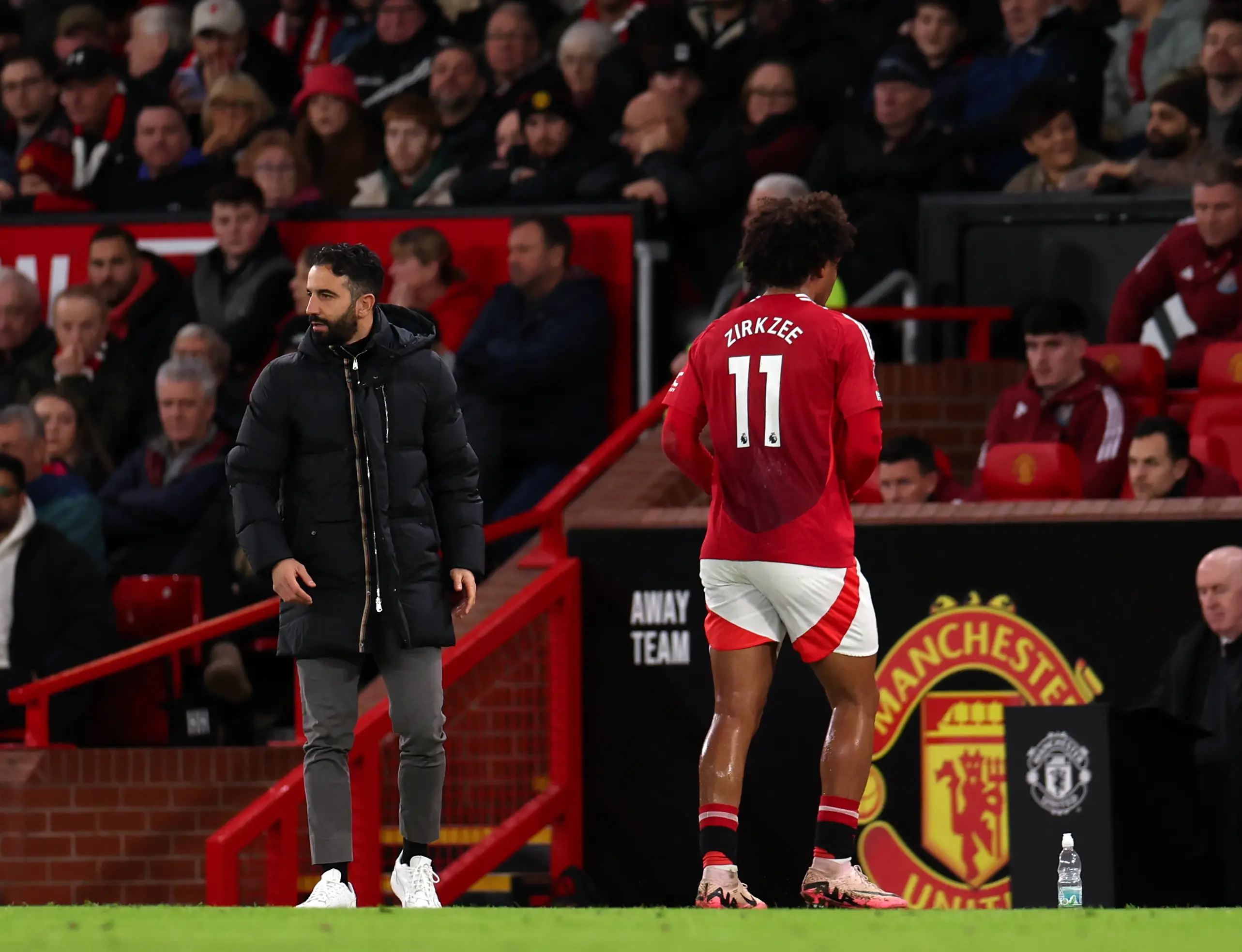 Ruben Amorim replaced Joshua Zirkzee in the first-half against Newcastle United. Image: Getty 