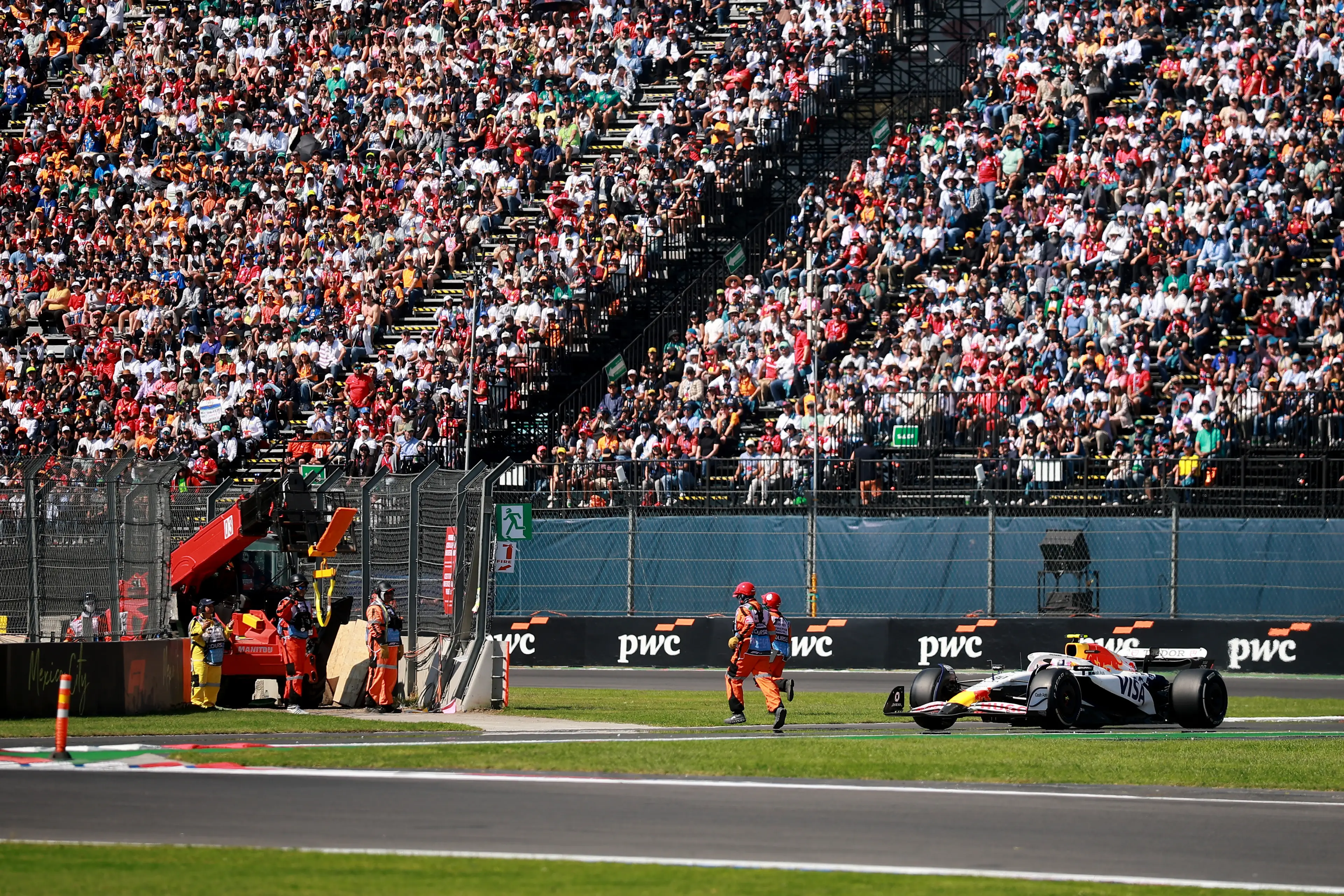 Liam Lawson's Mexican GP ended prematurely. (Image: Getty)