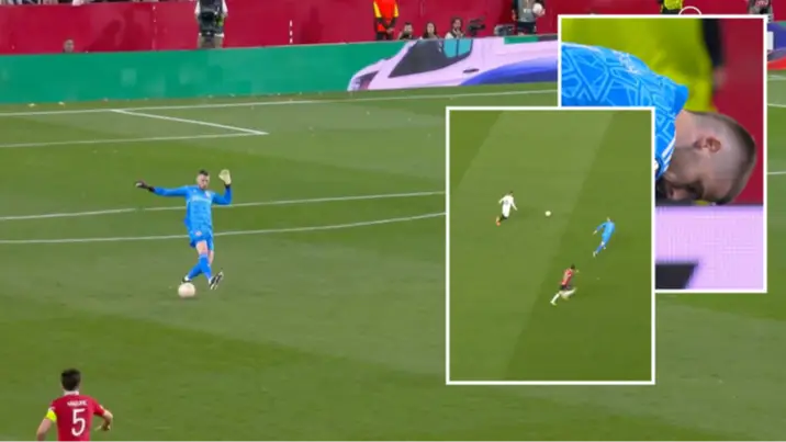 David De Gea howler gifts Sevilla a third goal against Man United