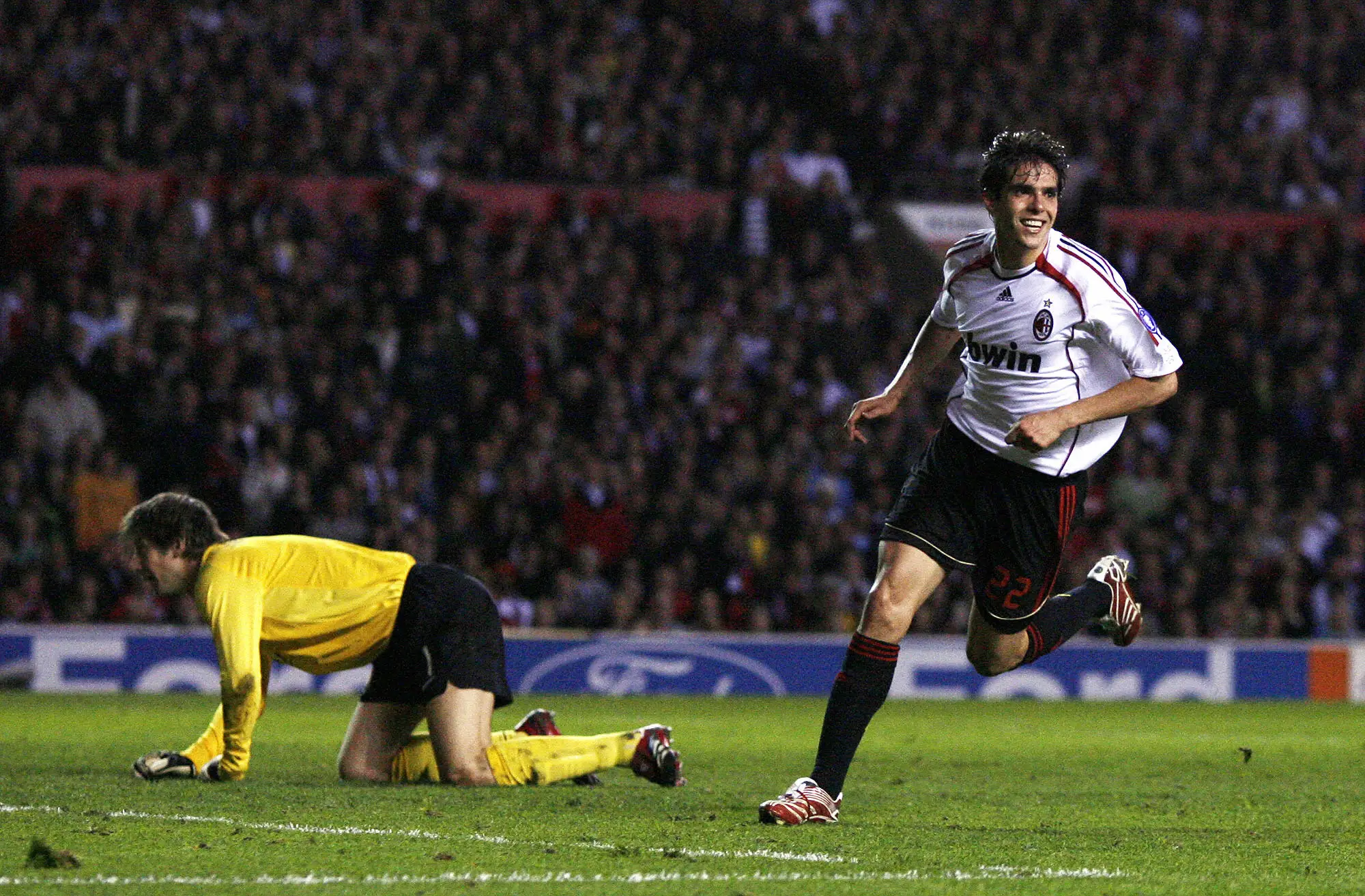 Kaka celebrating for AC Milan at Old Trafford in 2007 (credit: getty)