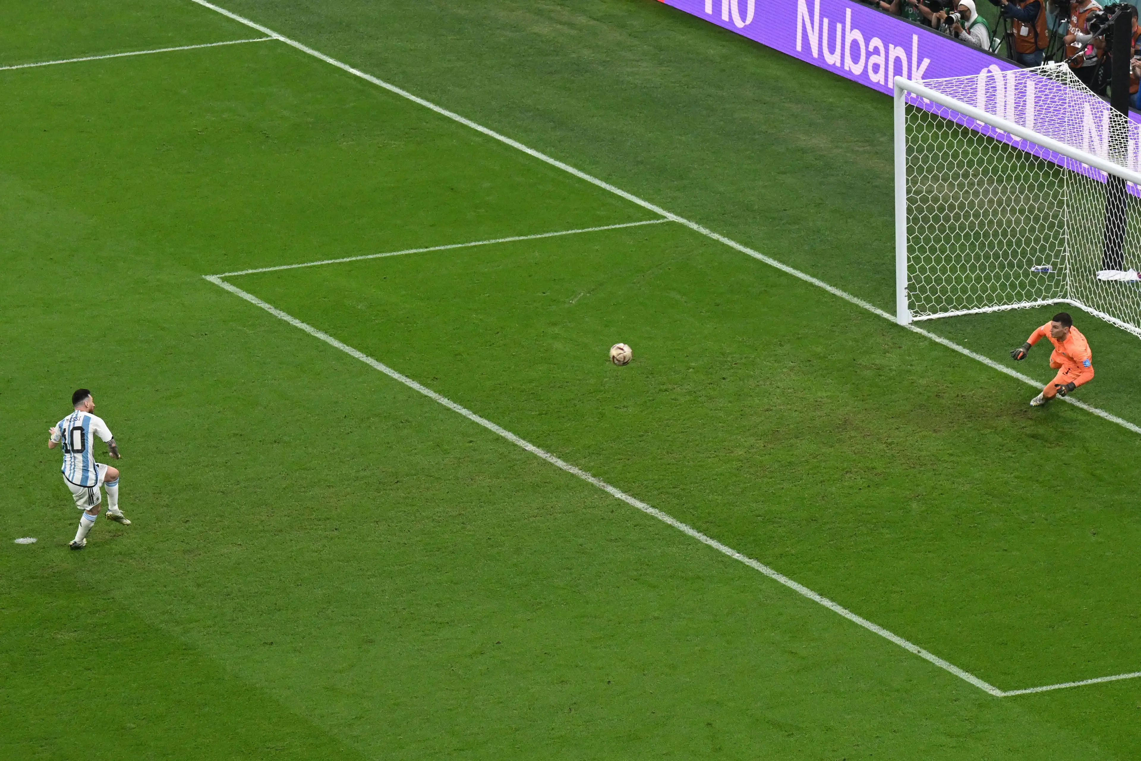 Messi was calm and collected from the spot against a tough opponent. (Image